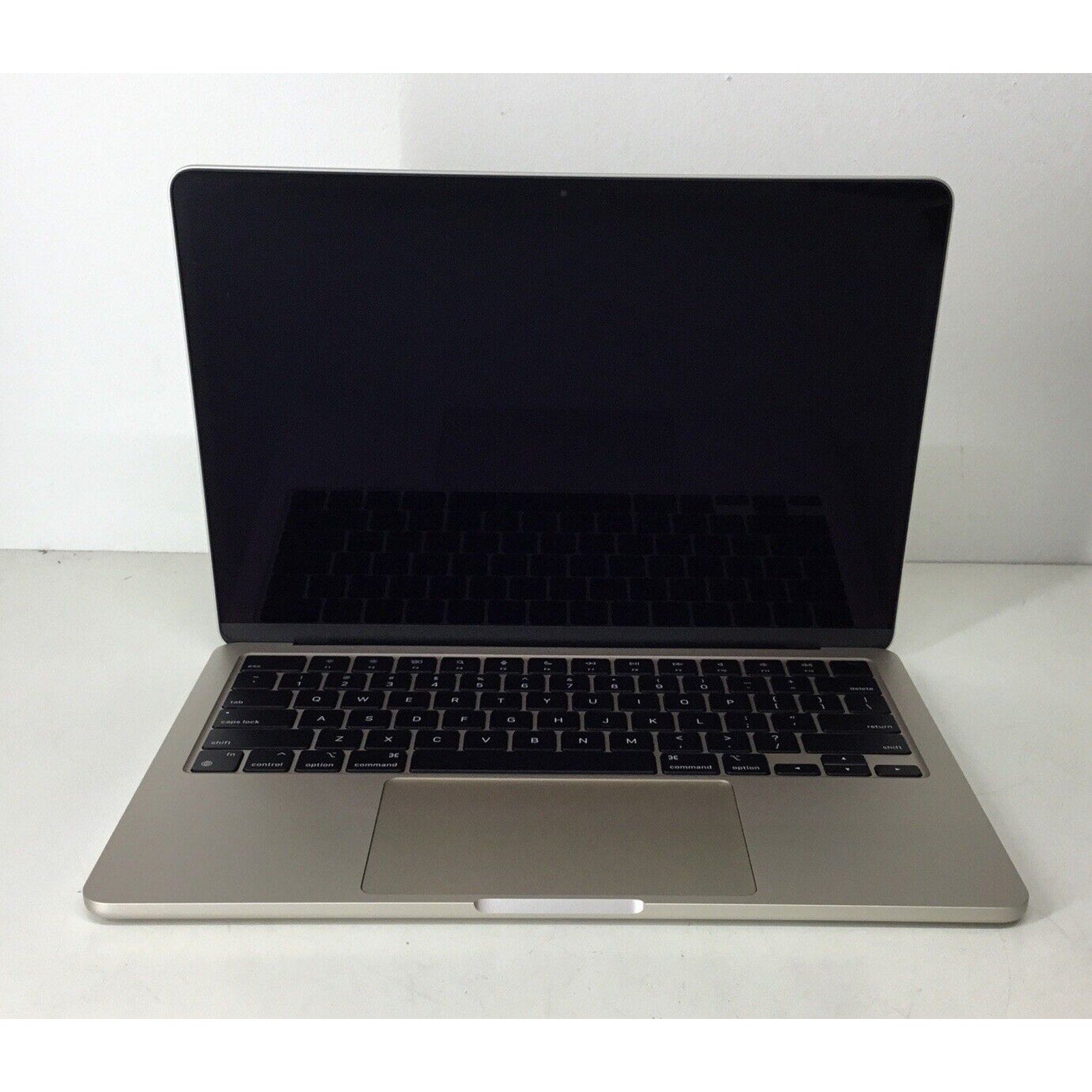 2024 Apple MacBook Air 13.6in M3 Chip 256 GB SSD 8GB RAM 8-Core GPU MRXT3LL/A