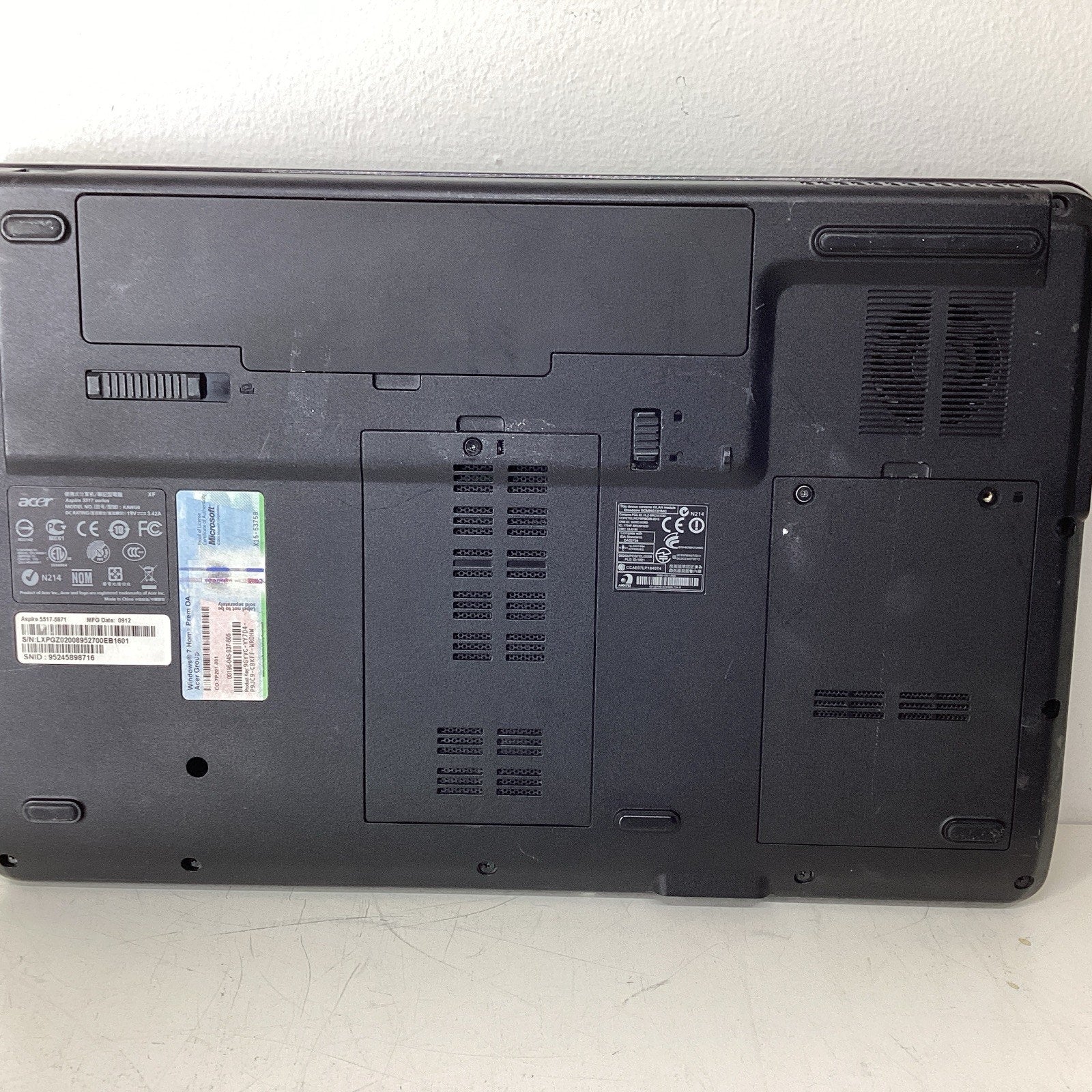 Acer Aspire 15.6" 5517-5671 Laptop AMD Vision 3GB RAM No HDD - For Parts