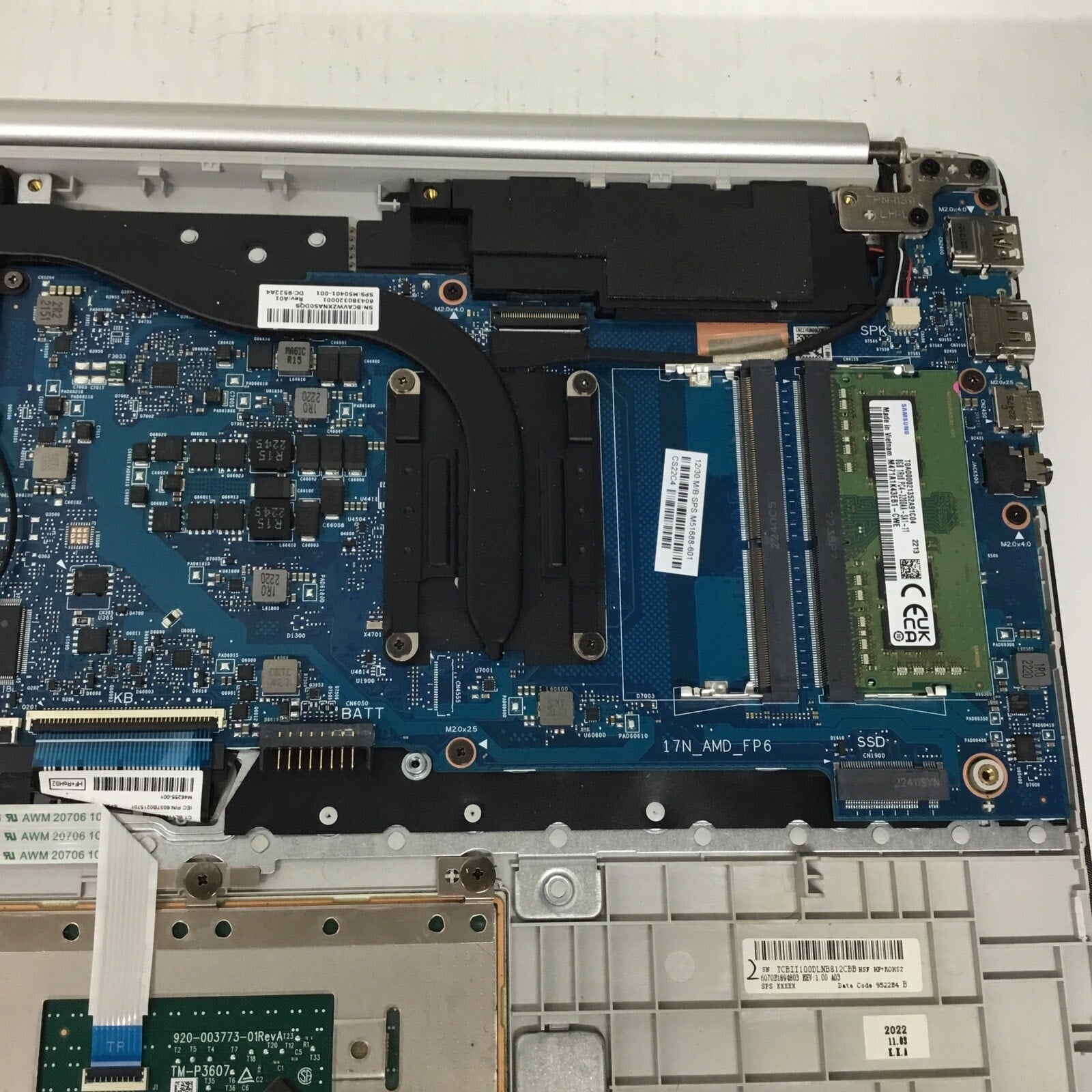 HP 17-CP0700DX 17.3 AMD Ryzen 5 5500U 8GB RAM FOR PARTS READ DESC