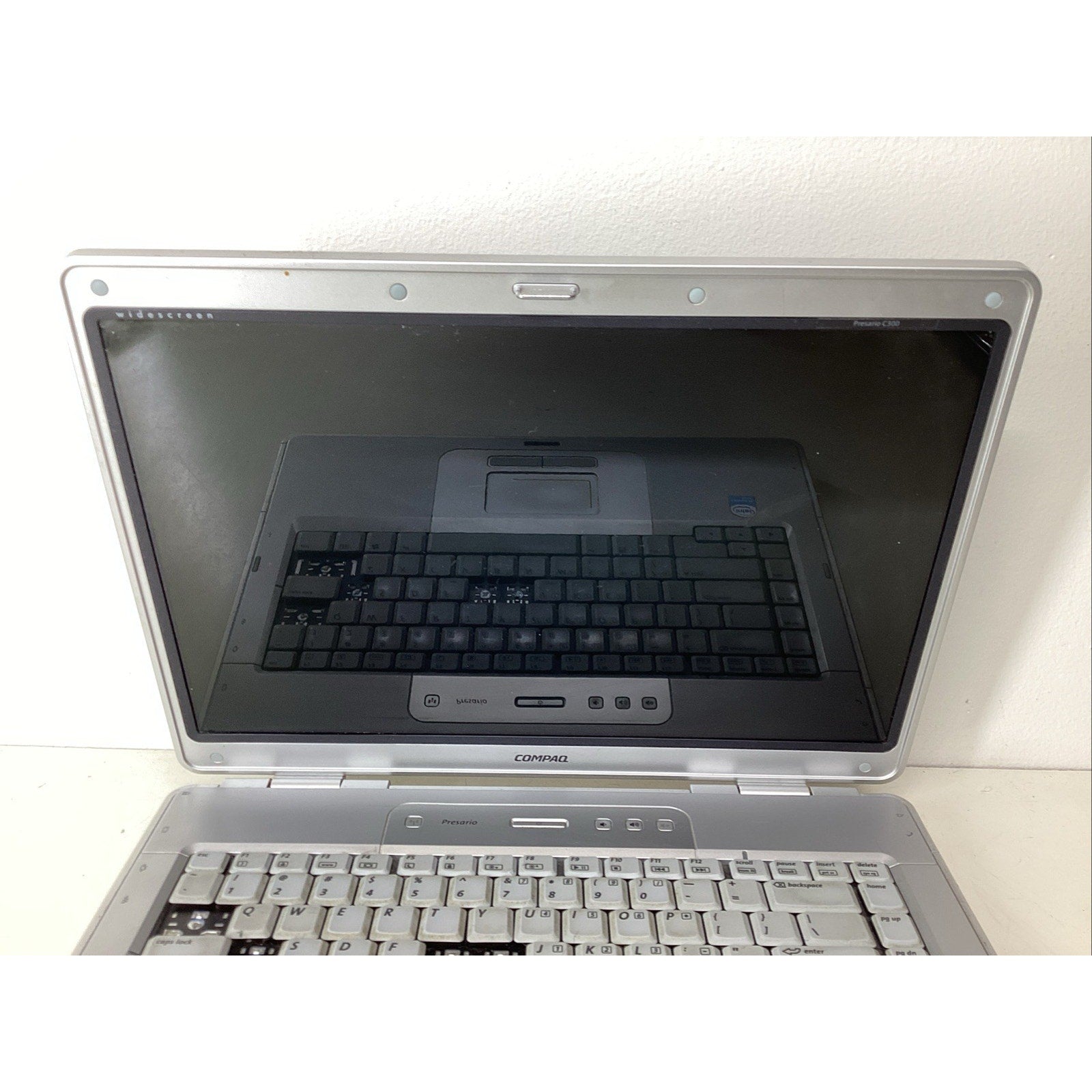Compaq Presario C300 Laptop 512MB RAM 80GB HDD Intel Celeron M - For Parts