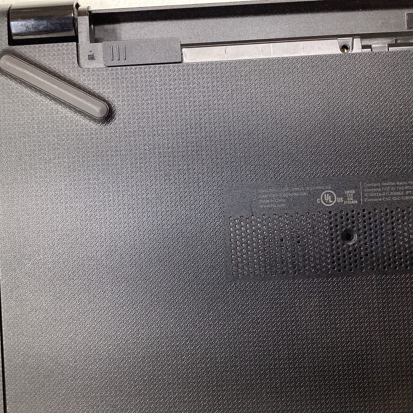 HP Laptop 15-BS020WM Pentium N3710 1.6GHz 4GB RAM 500GB HDD No Battery-For Parts