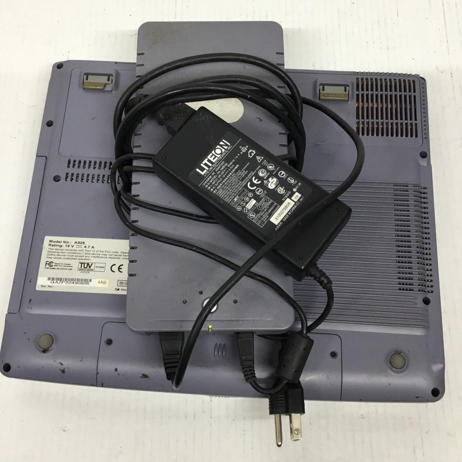 iBuddie 4 Vintage RARE Laptop w/ Adapter Intel Pentium 4 512MB Ram