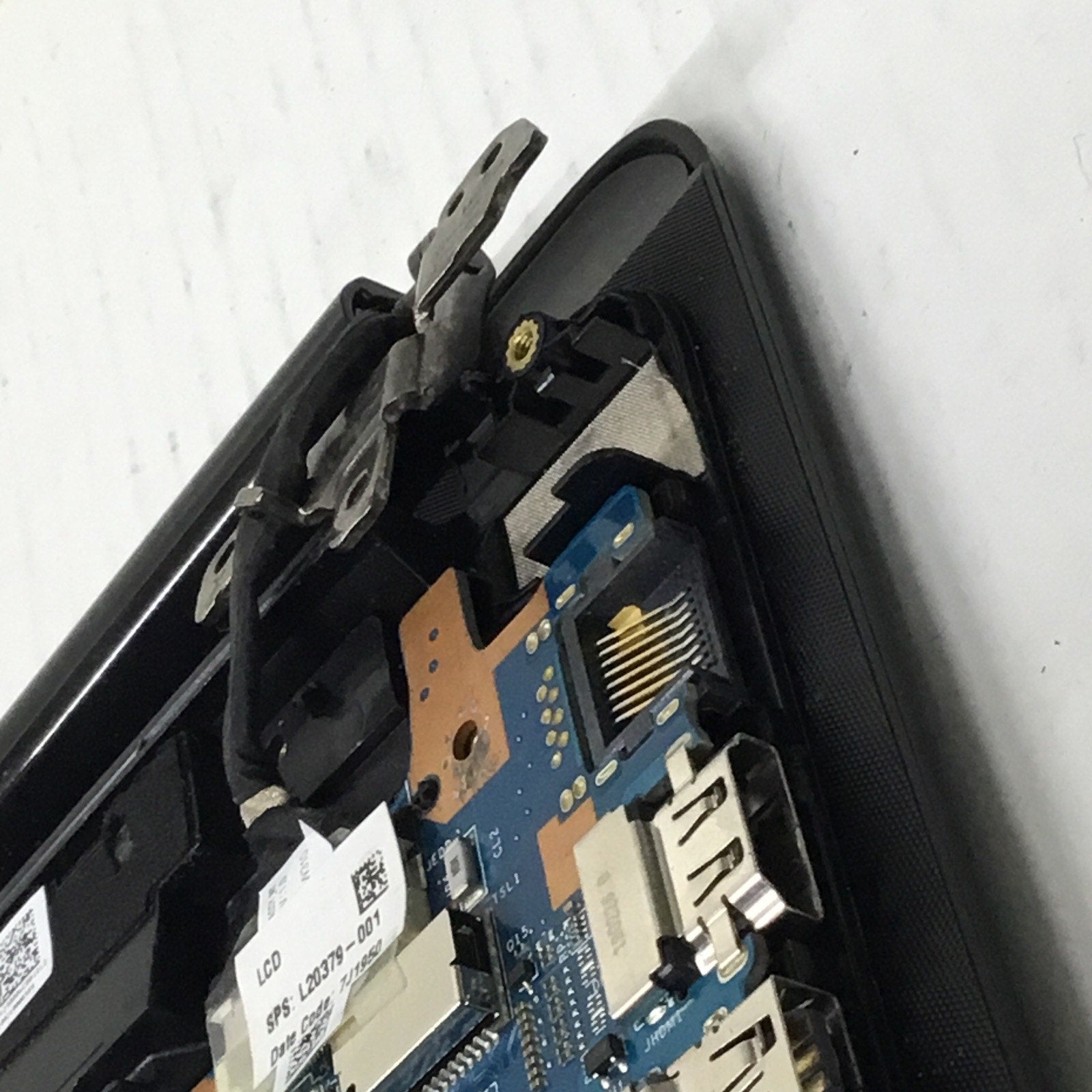 15-DB HP Laptop FOR PARTS l20478-601 SEE PICTURES