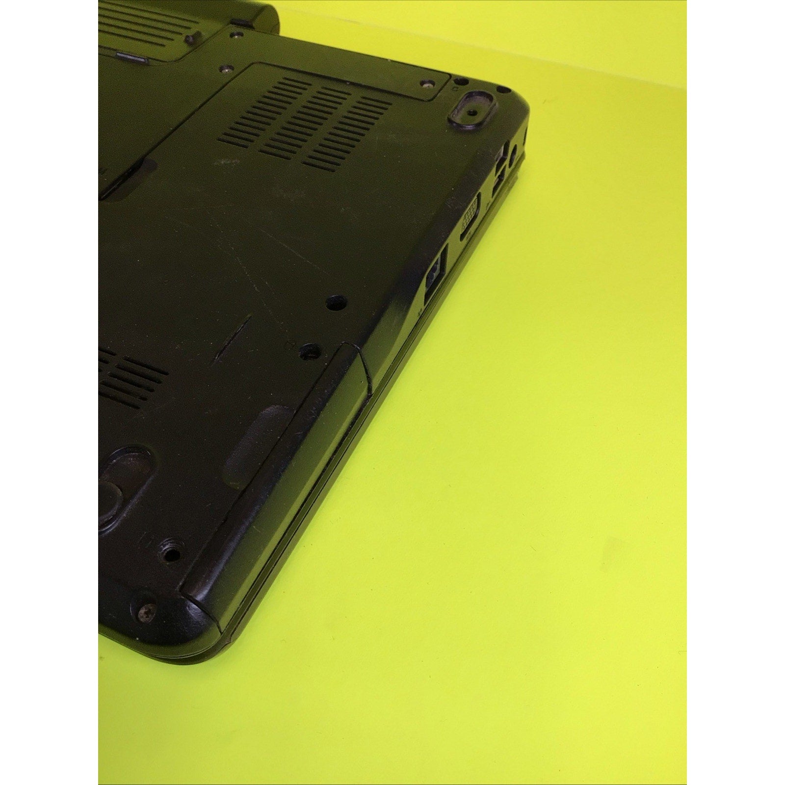 Dell Inspiron 1545 15.6" Laptop Pentium T3400 4GB RAM FOR PARTS or REPAIR