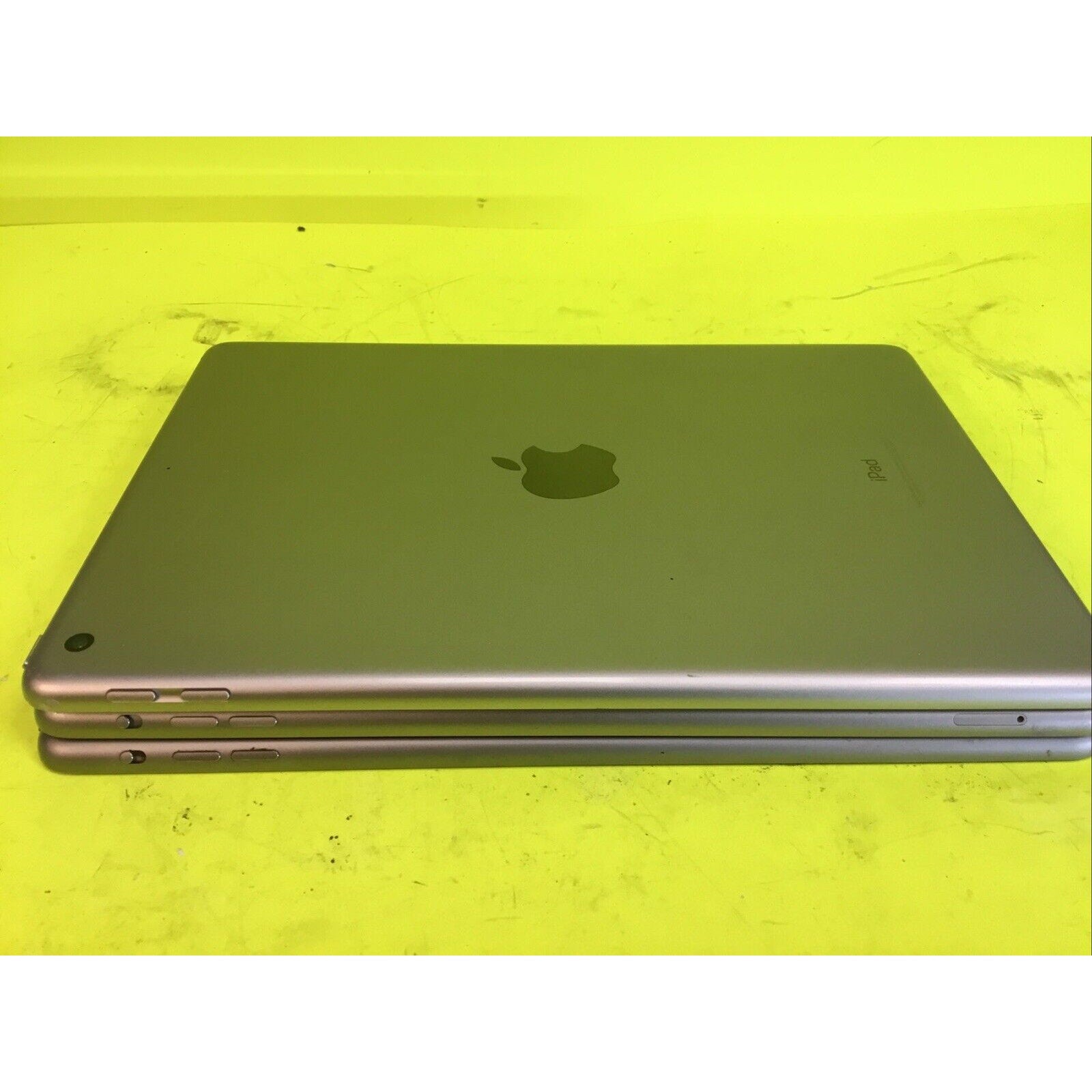 Lot of 3 x Apple iPad 5th Generation/iPad Air FOR PARTS or RECYCLE