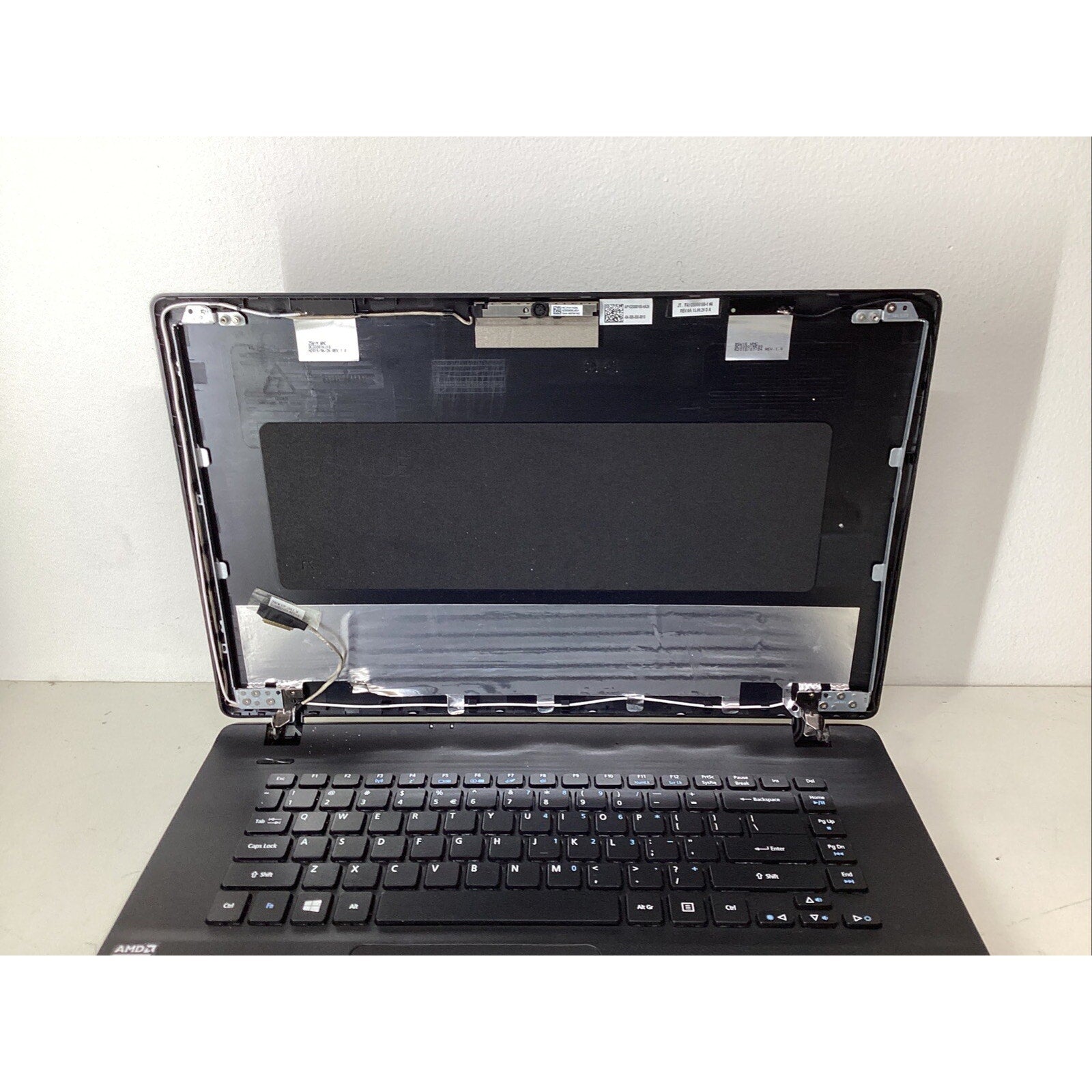 Acer Aspire ES 15 ES1-521-266Z AMD E1-6010 4GB 500GB HDD No Screen - For Parts