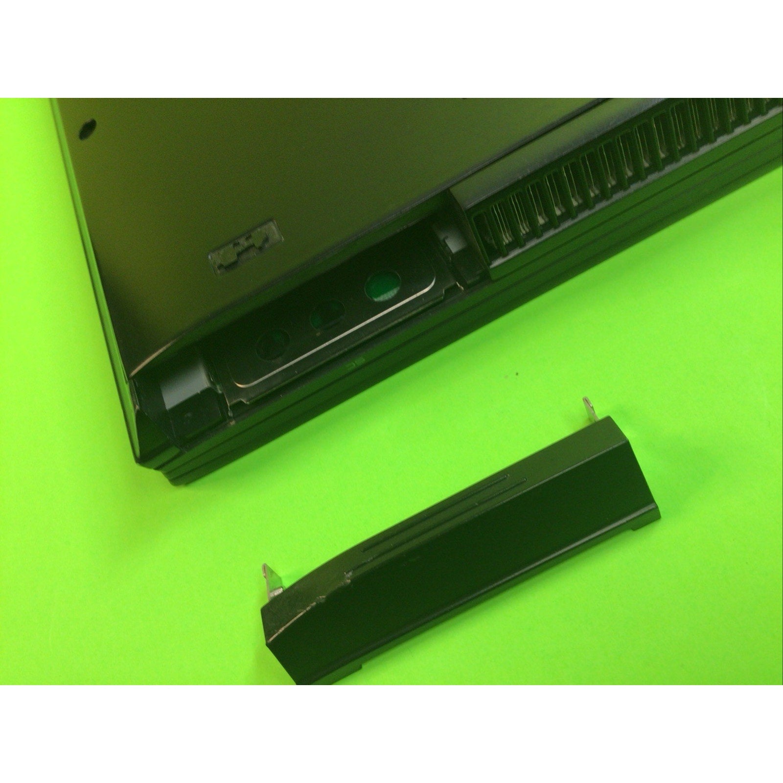 Dell Latitude E6400 Laptop Core 2 Duo T9400 2.53GHz 2GB RAM No HDD