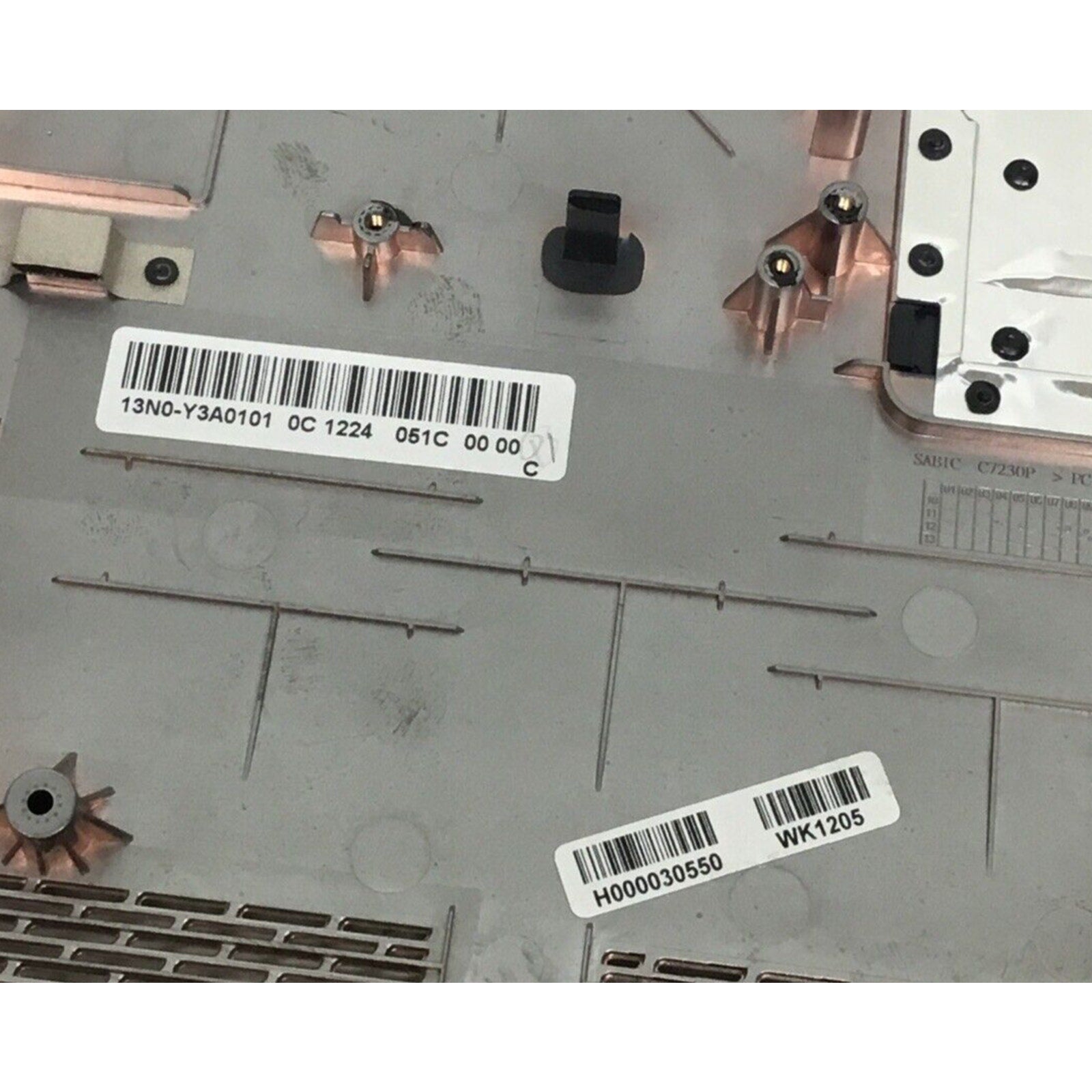 H000030550 13N0-Y3A0101 OEM TOSHIBA BASE COVER SATELLITE L775 READ (C)(DE40)