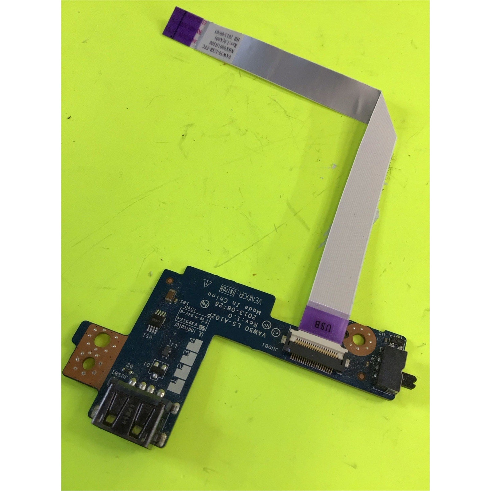 Dell Latitude E5540 USB and Wi-FI I/O Board NBX0001H300 LS-A102P