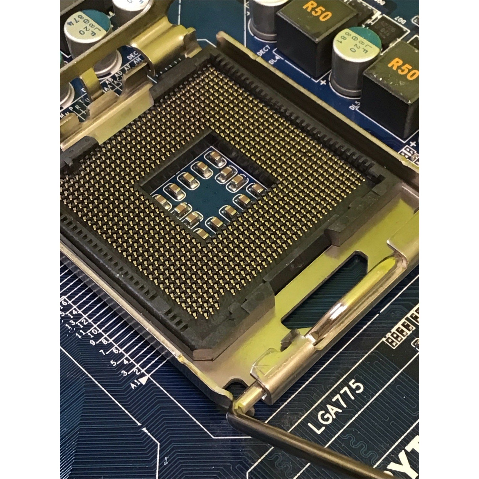 Gigabyte GA-EP45-UD3LR Socket 775 Motherboard Boots to BIOS FOR PARTS or REPAIR