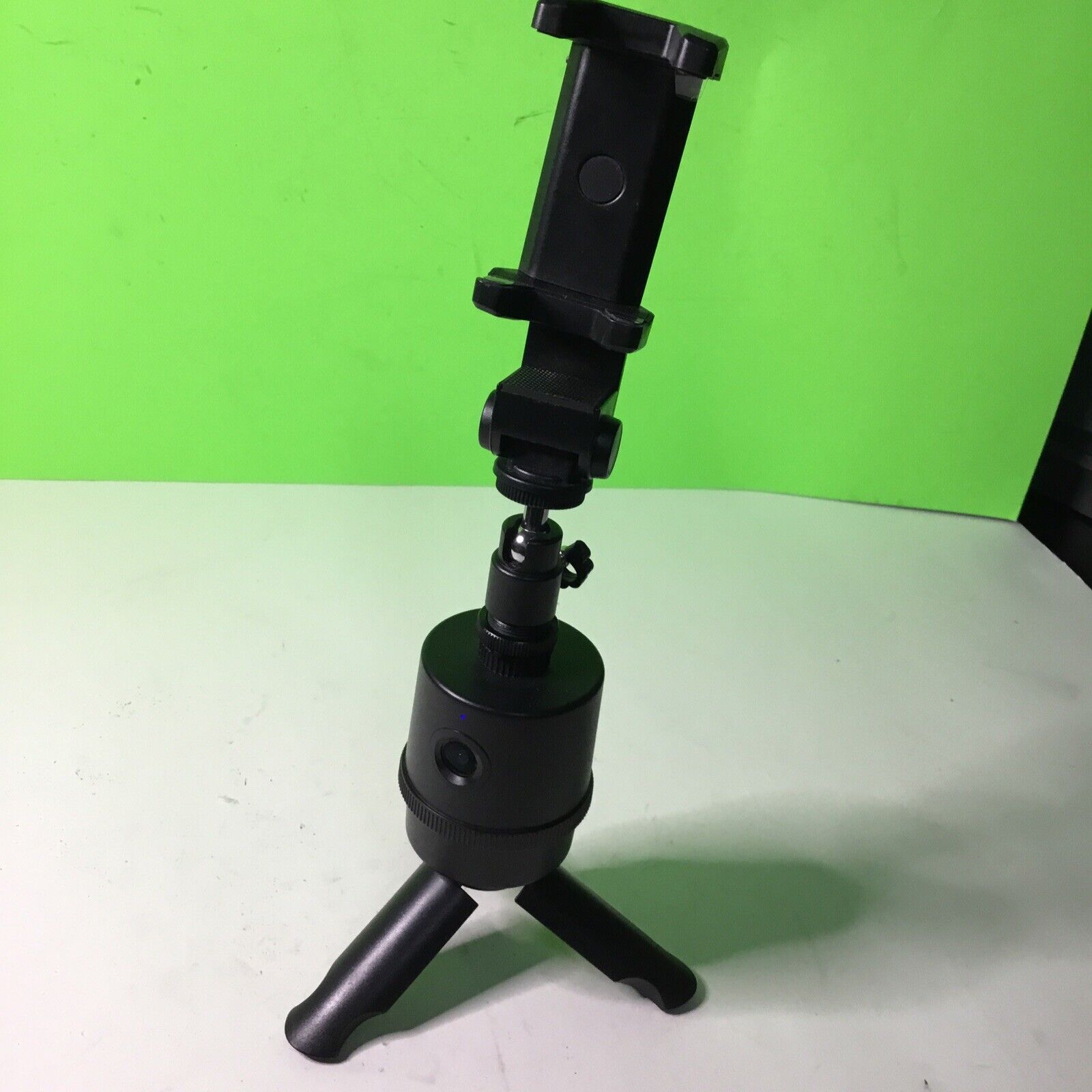 Auto Face Tracking Tripod with 360° Rotation Tracking Phone Holder Stand