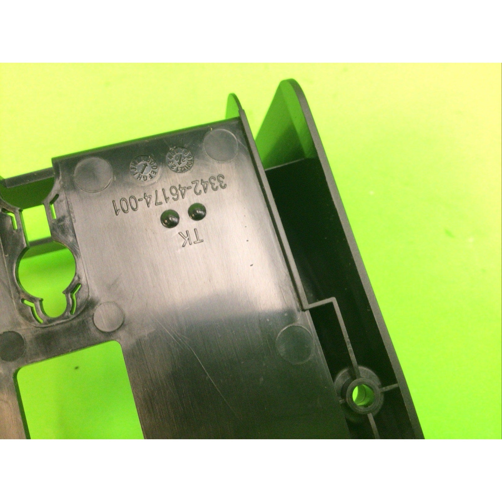 Wall Mount Bracket 3342-46174-001 for VVX 150/250