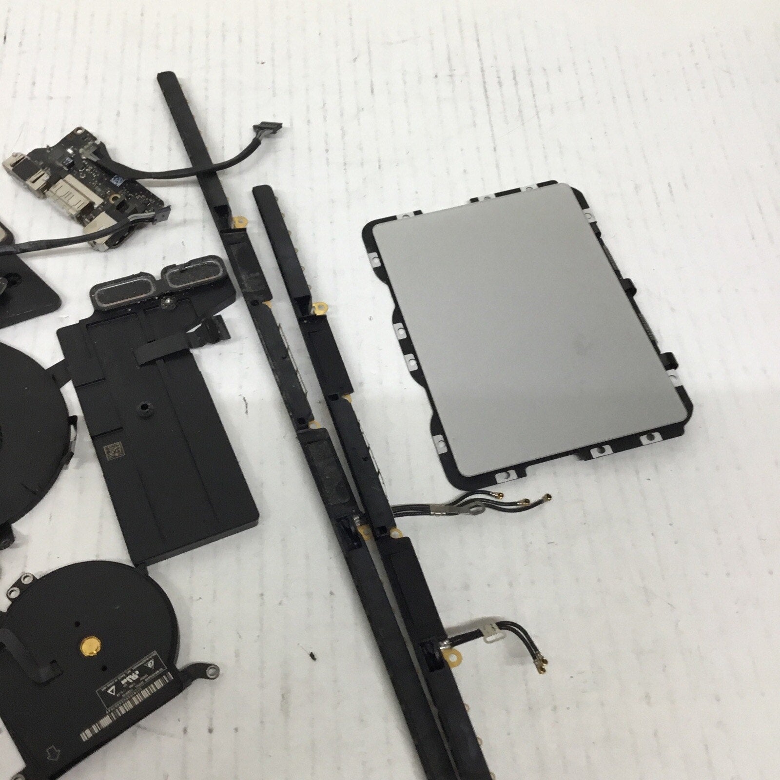 Random Assorted MacBook Parts