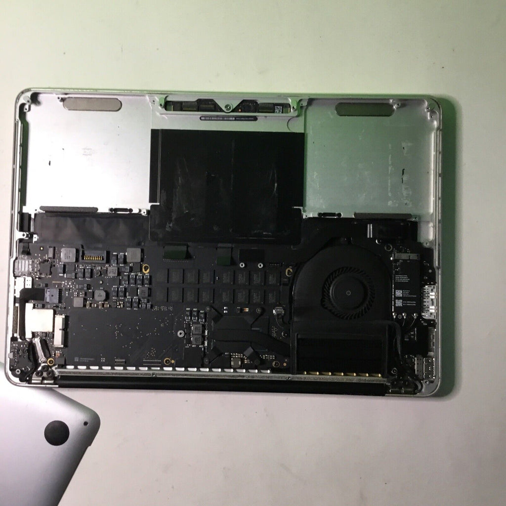 Apple Macbook pro A1502 13" 2013 Core i5 No OS No Battery Good LCD