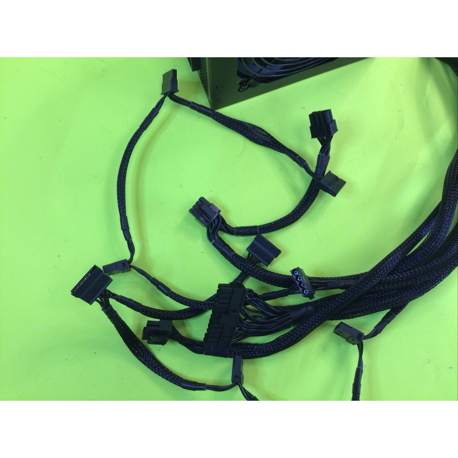 Apevia Spirit Power Series ATX-SP600W Power Supply