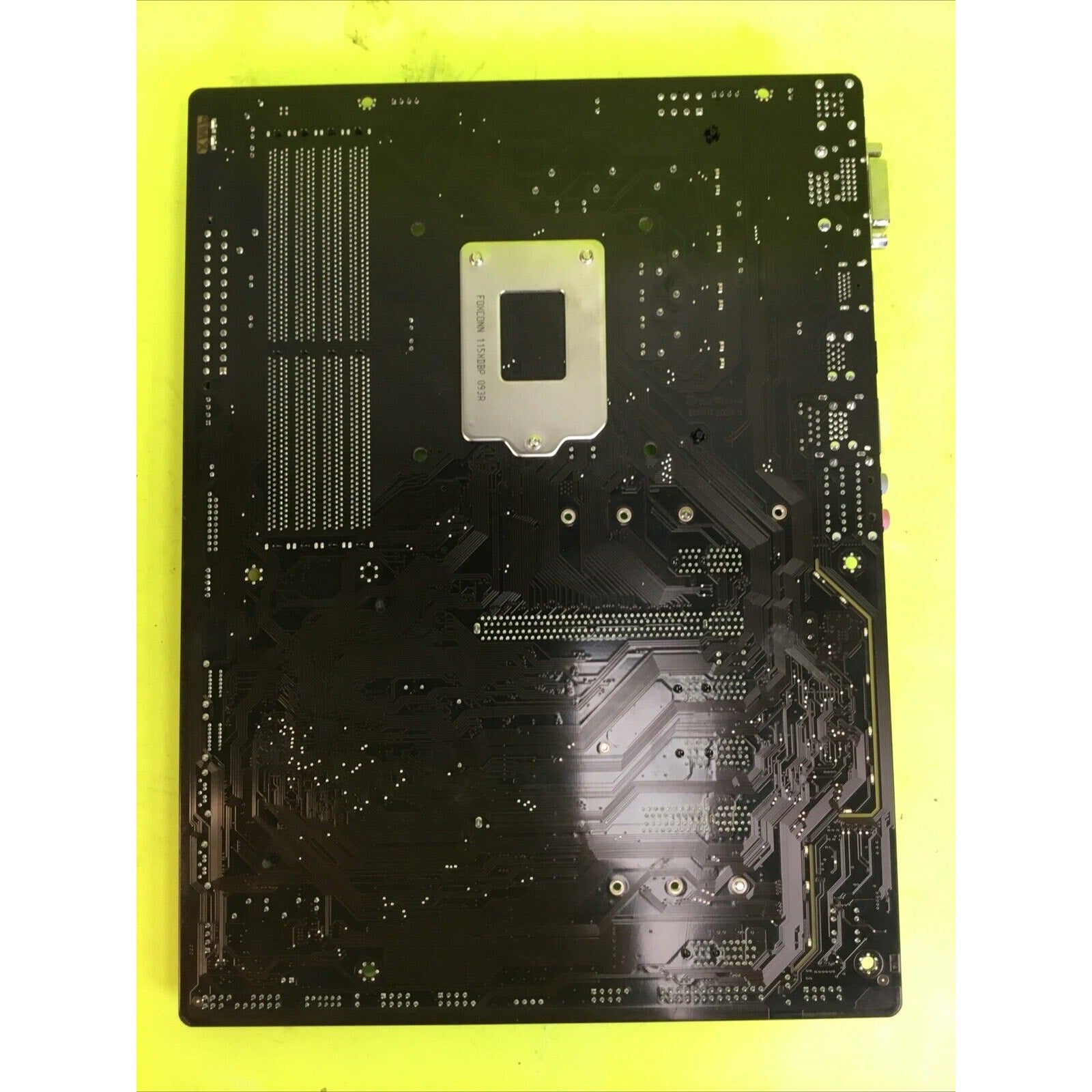 GIGABYTE B365 HD3 LGA1151 DDR4 Motherboard FOR PARTS or NOT WORKING