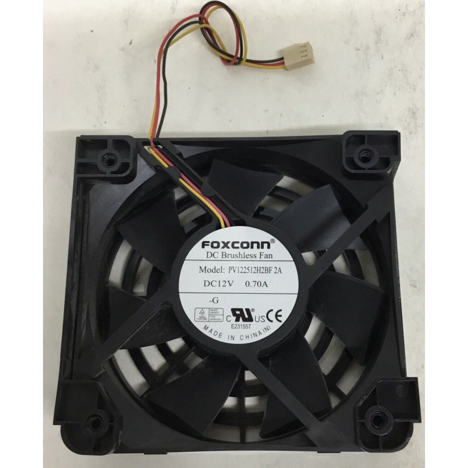 DTOPFAN003 - FOXCONN PV122512H2BF 2A 12V 0.7A 3-wires Cooling Desktop Fan