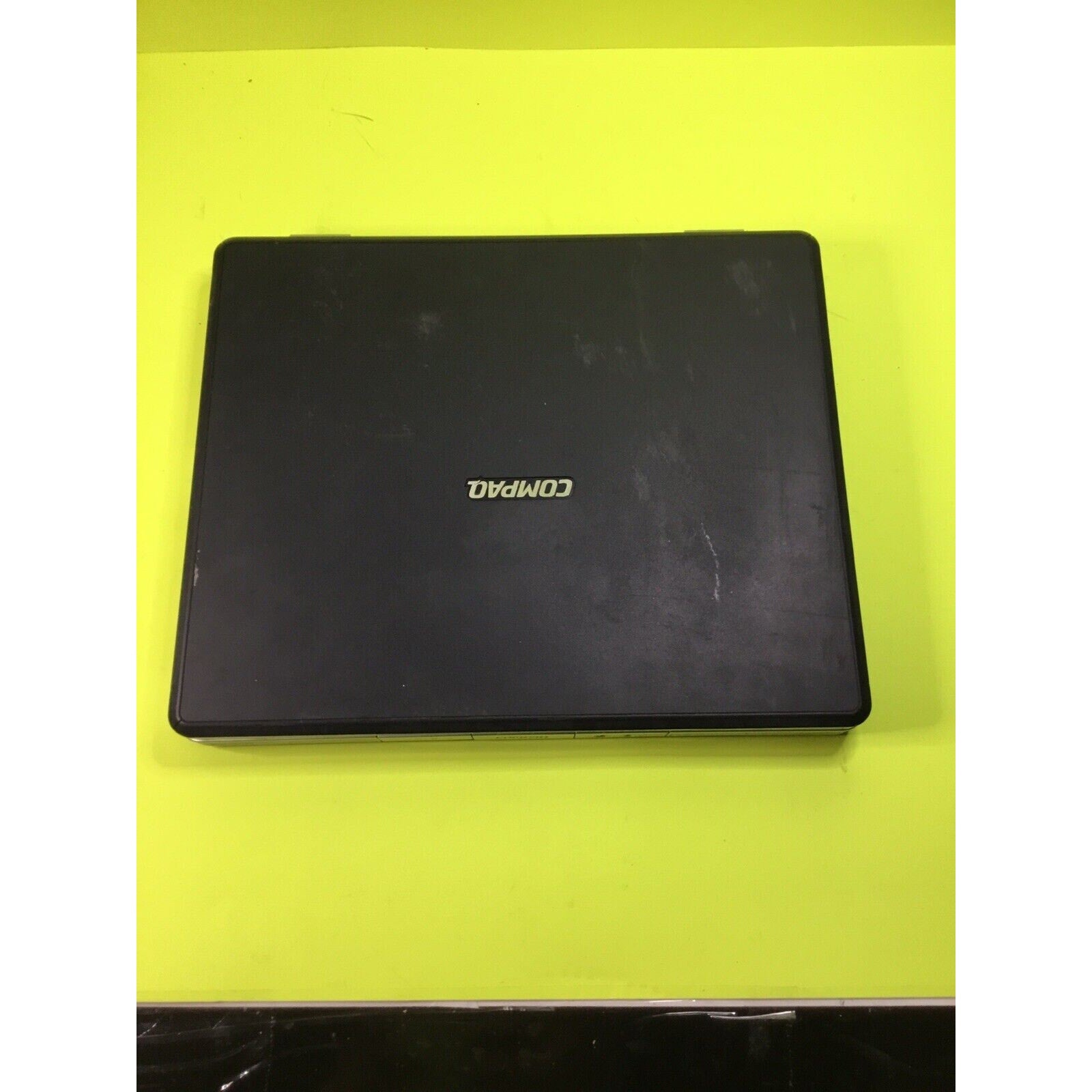 VINTAGE GAMING LAPTOP COMPAQ PRESARIO M2000 FOR PARTS or REPAIR