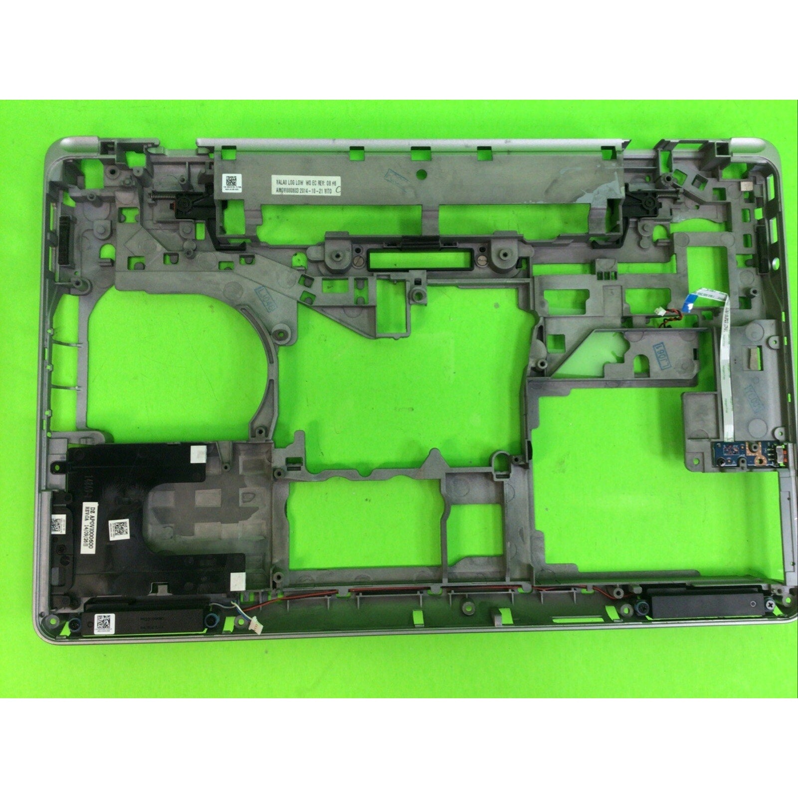 OEM Dell Latitude E6540 Laptop Base Bottom Chassis Cover XCKCW 0XCKCW W/Speakers