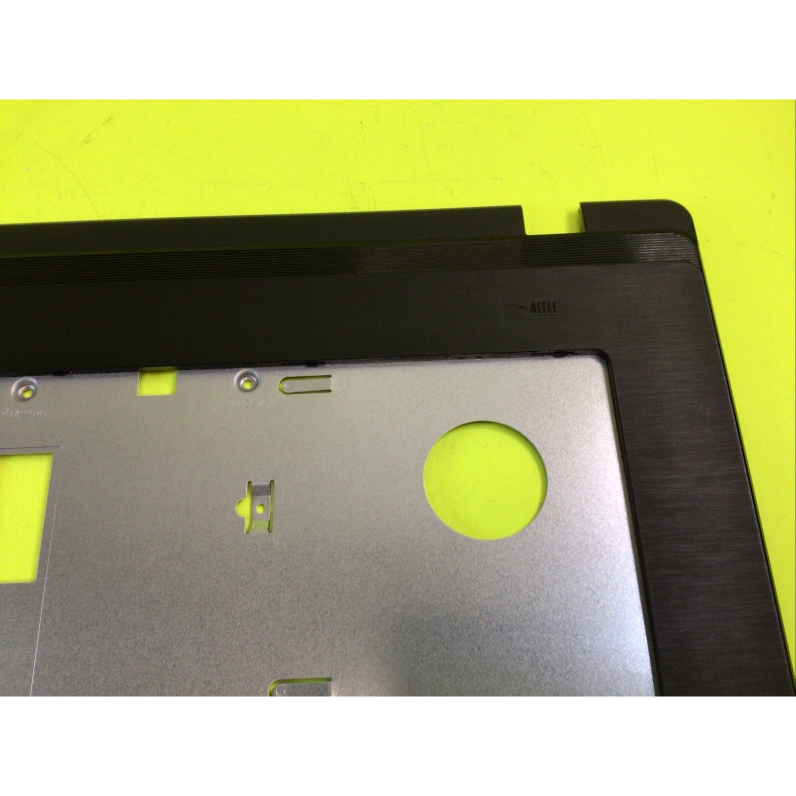 ASUS X75A Series Palmrest Touch Pad Assembly