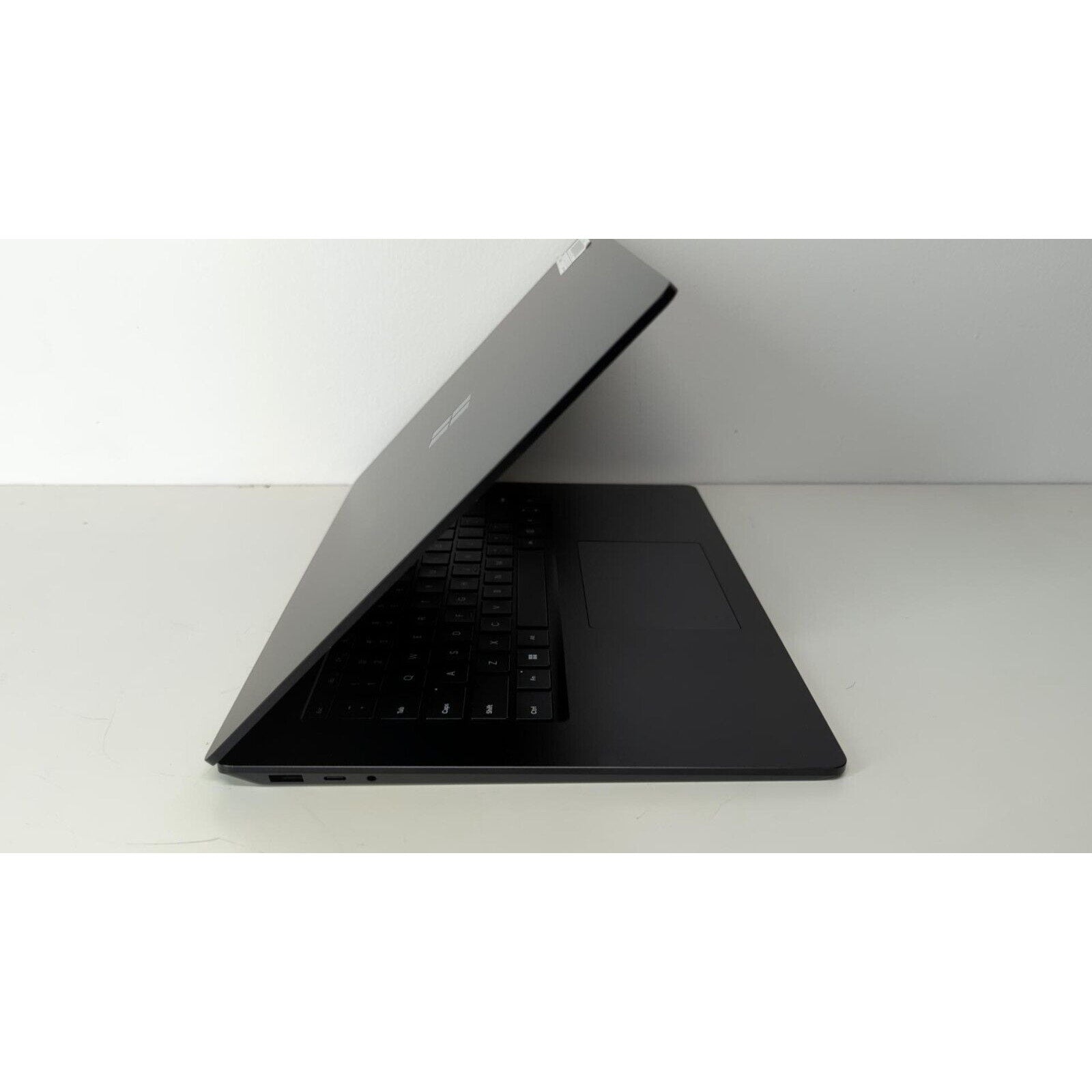 Microsoft Surface Laptop 5 15" - i7-1265U, 16GB RAM, 256GB SSD - Model 1979