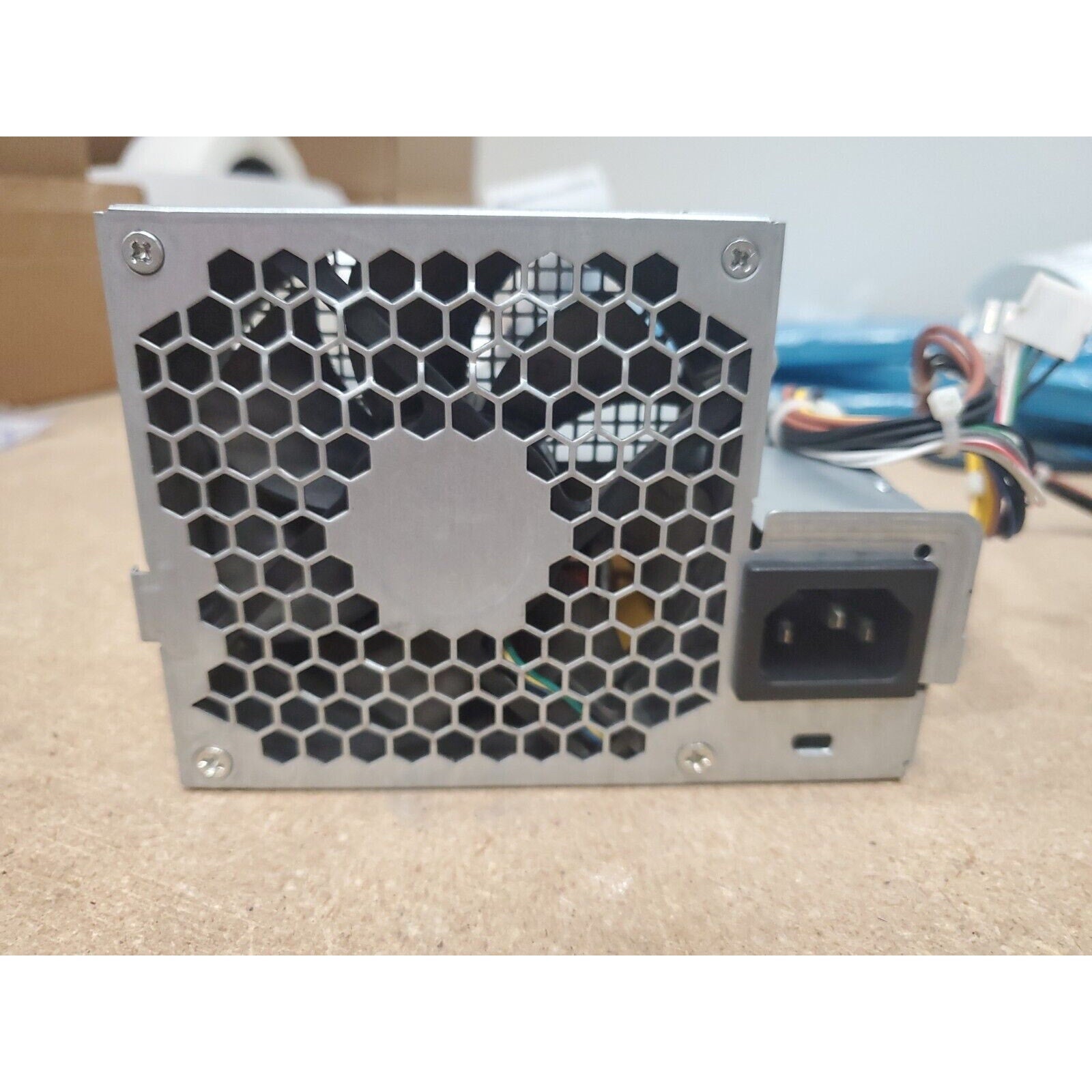 HP Compaq Model CFH0240AWWA 240W Power Supply P/N: 611482-001 613763-001