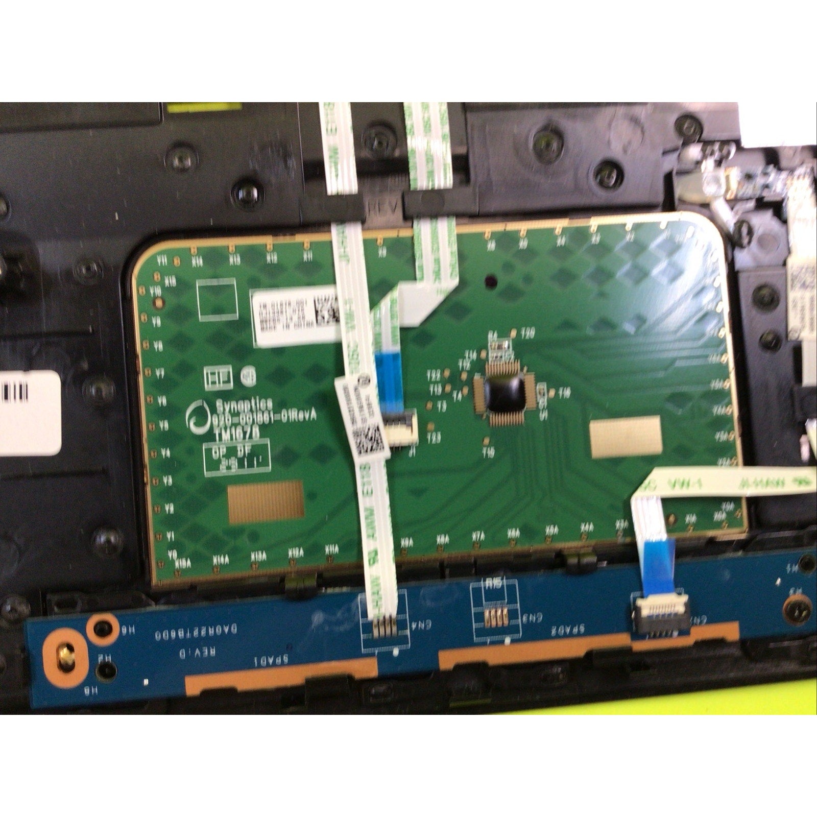 HP Pavilion G7-1255dx Top Case Palmrest w/ Touchpad 646565-001