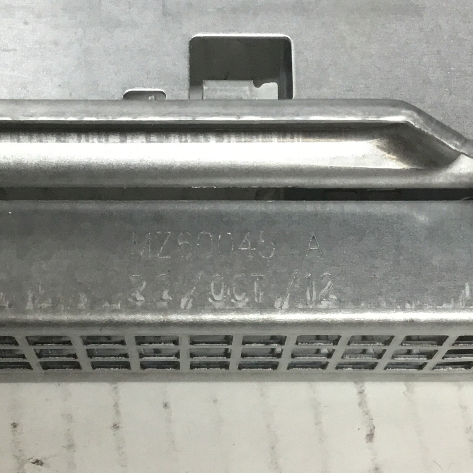 DELL OptiPlex 3010 SFF MX60047 3.5" Cage