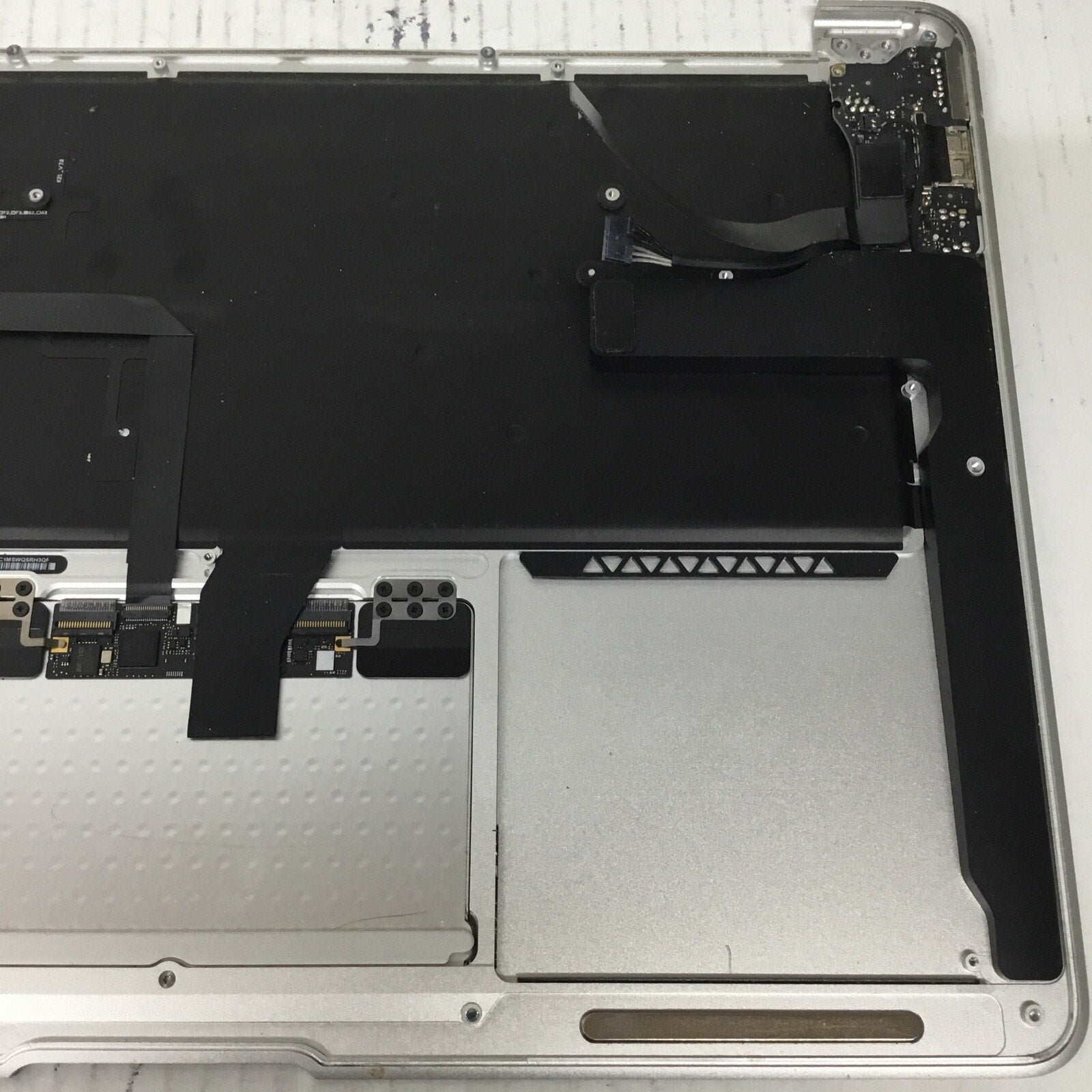 2017 MacBook Air A1466 Top Case keyboard Trackpad No Batt