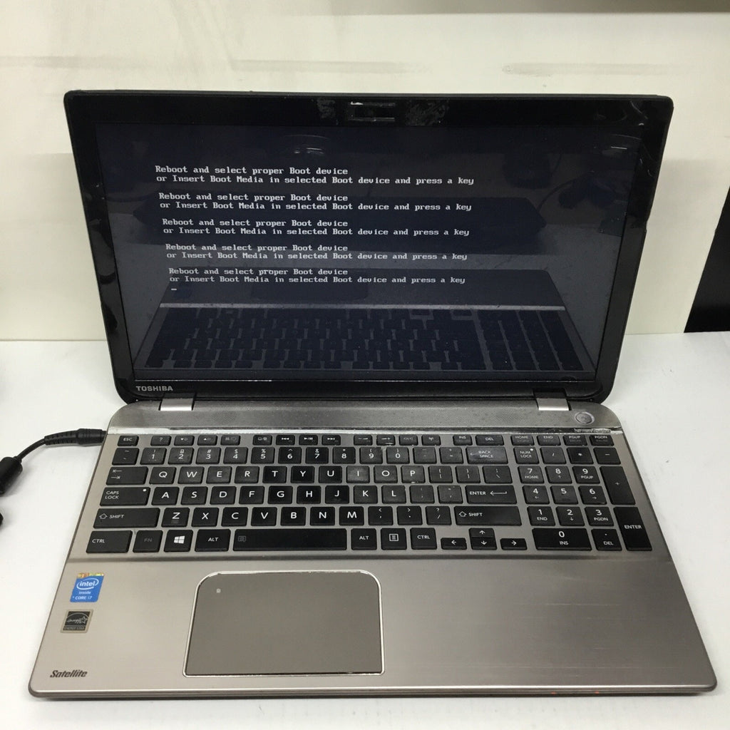 READ DESC Toshiba Satellite P55-A5312 15" Laptop Intel Core i7 For Parts/Repair