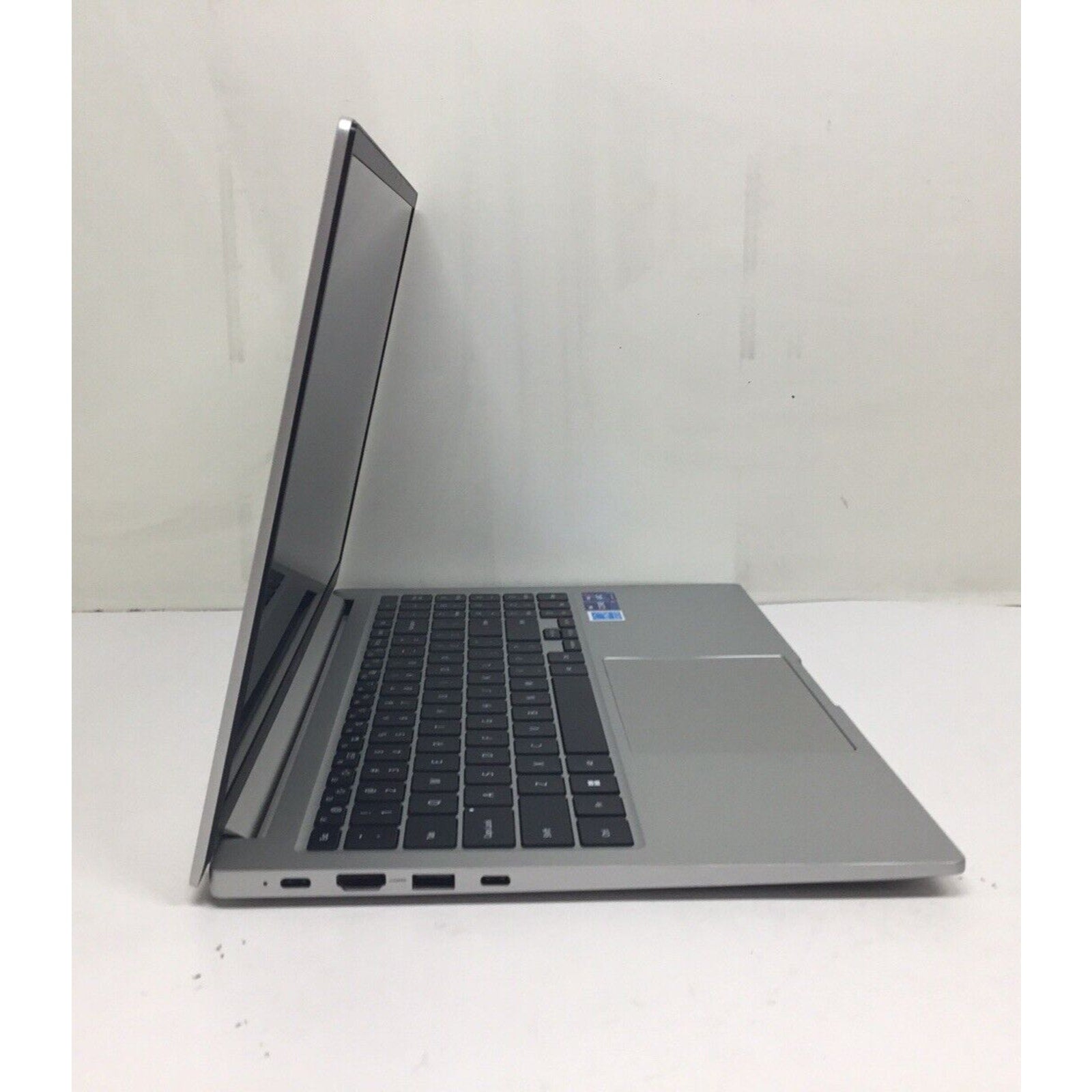 Samsung Galaxy Book3 15.6" FHD i7-1360P 16GB 512GB Wi-Fi 6 W11 - NP750XFH-XB1US