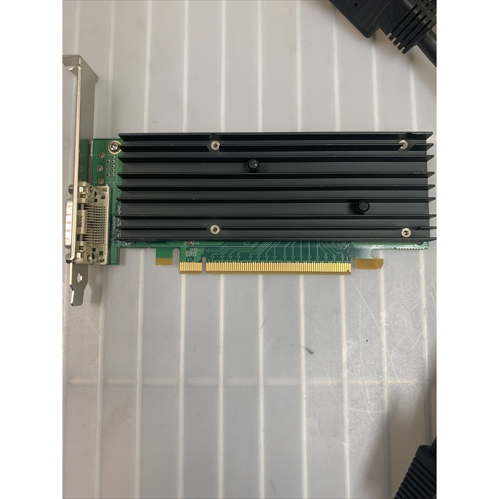 Dell NVIDIA Quadro NVS 290 (TW212) DDR2 PCIe x16 Video Card w/ Dual DVI Cable