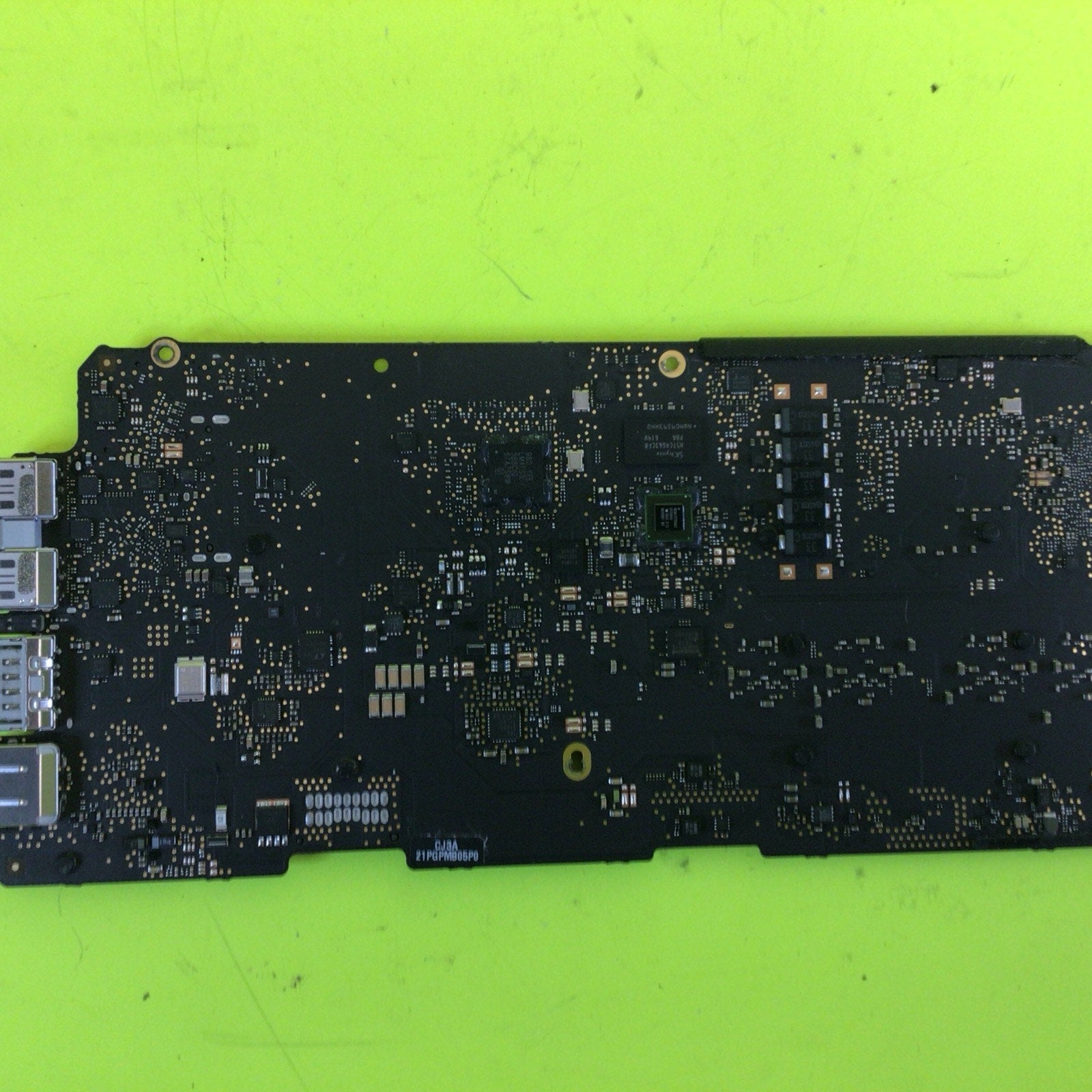 MacBook Pro A1502 Logic Board Core i7 3.1GHz 16GB RAM FOR PARTS or REPAIR