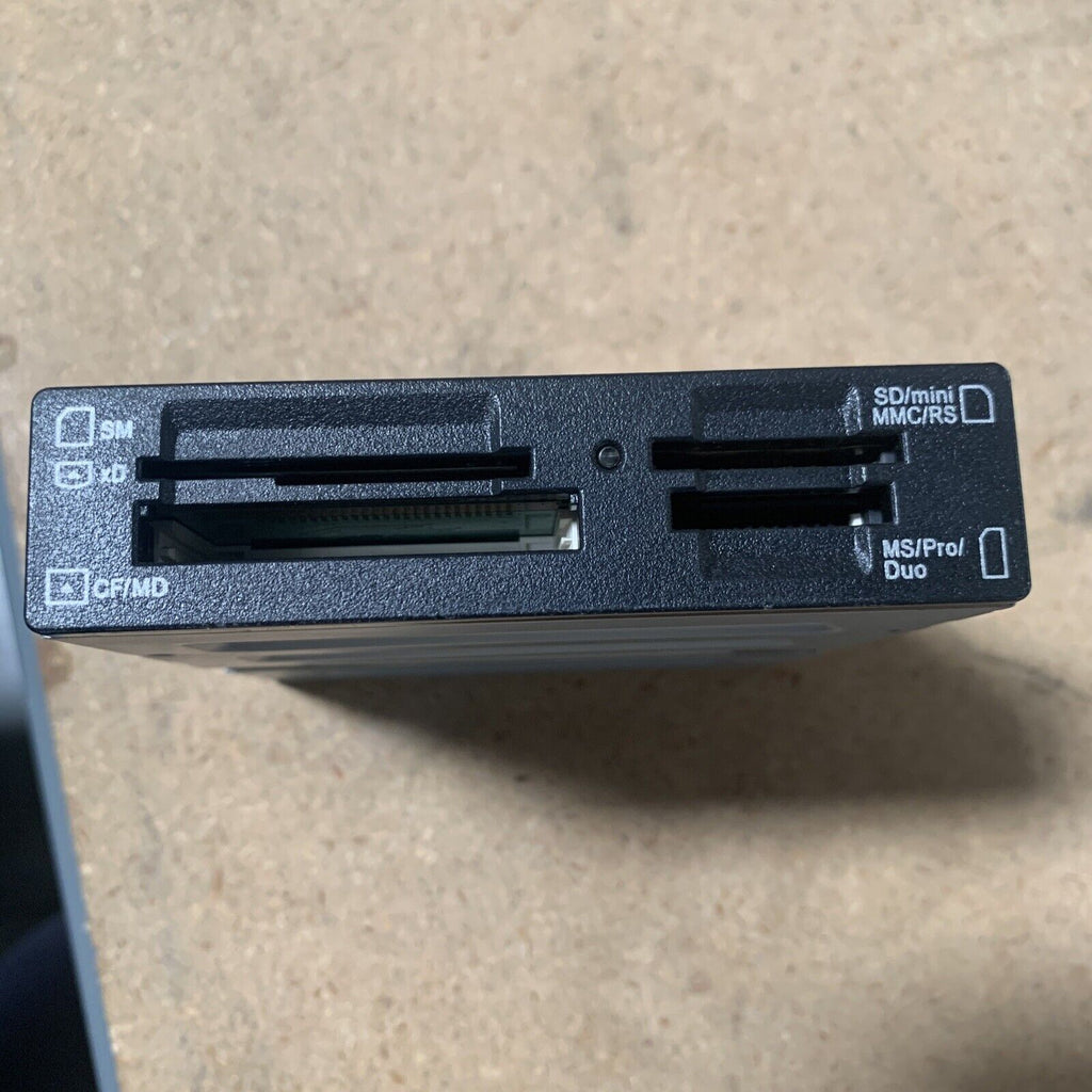 Dell Card Reader IO Interconnect R-680-070-215A-7 Card Reader