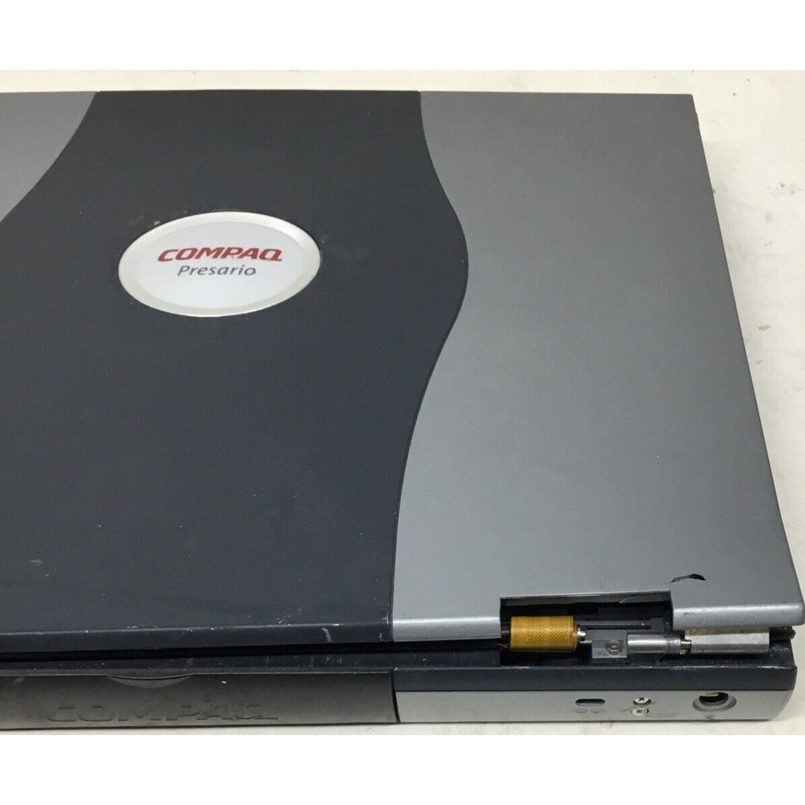 READ Parts Only Compaq Presario 1700T Celeron / No Adapter / No HDD / No Memory