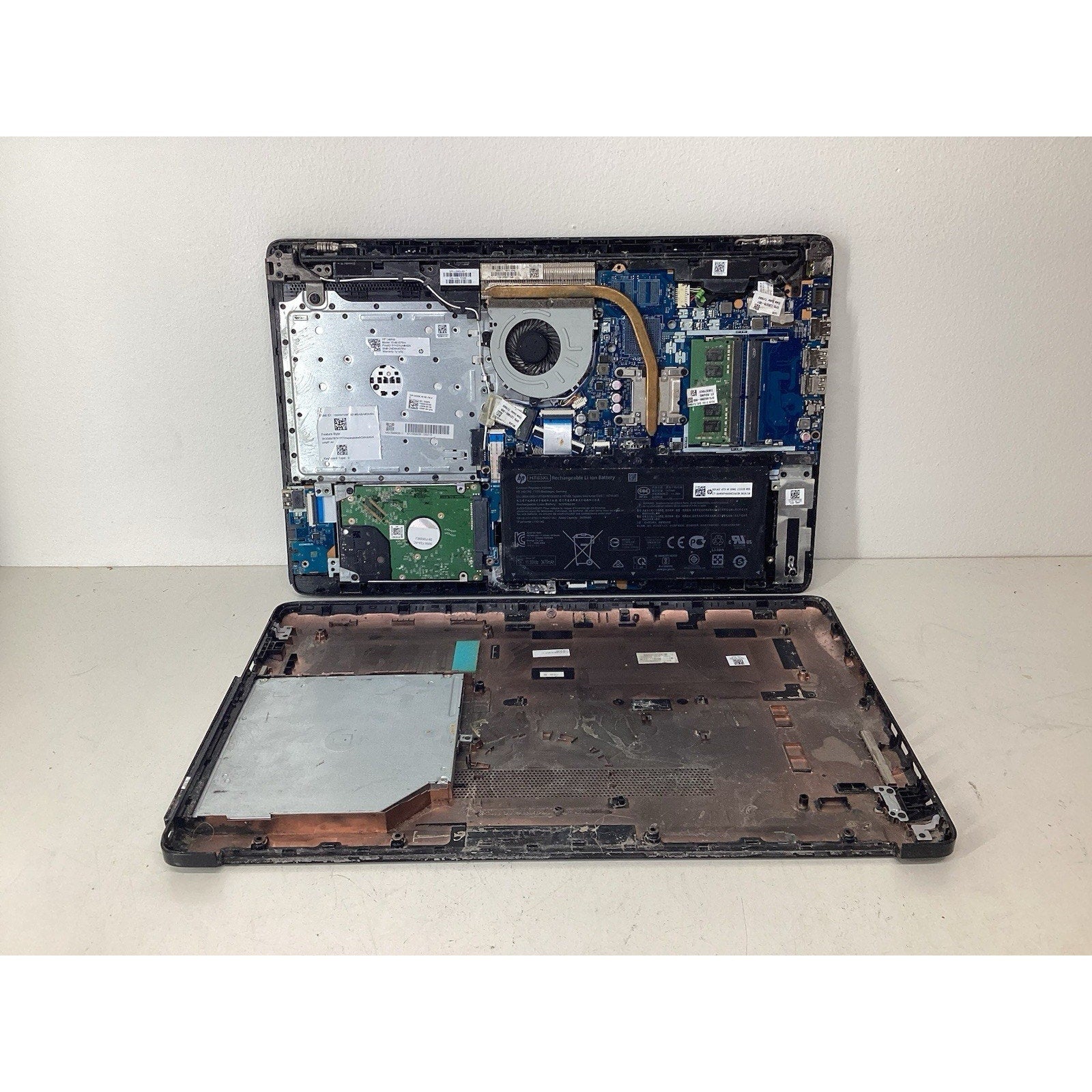 HP 15-db1076nr 15.6" AMD Radeon 8GB RAM 1TB HDD No Screen - For Parts