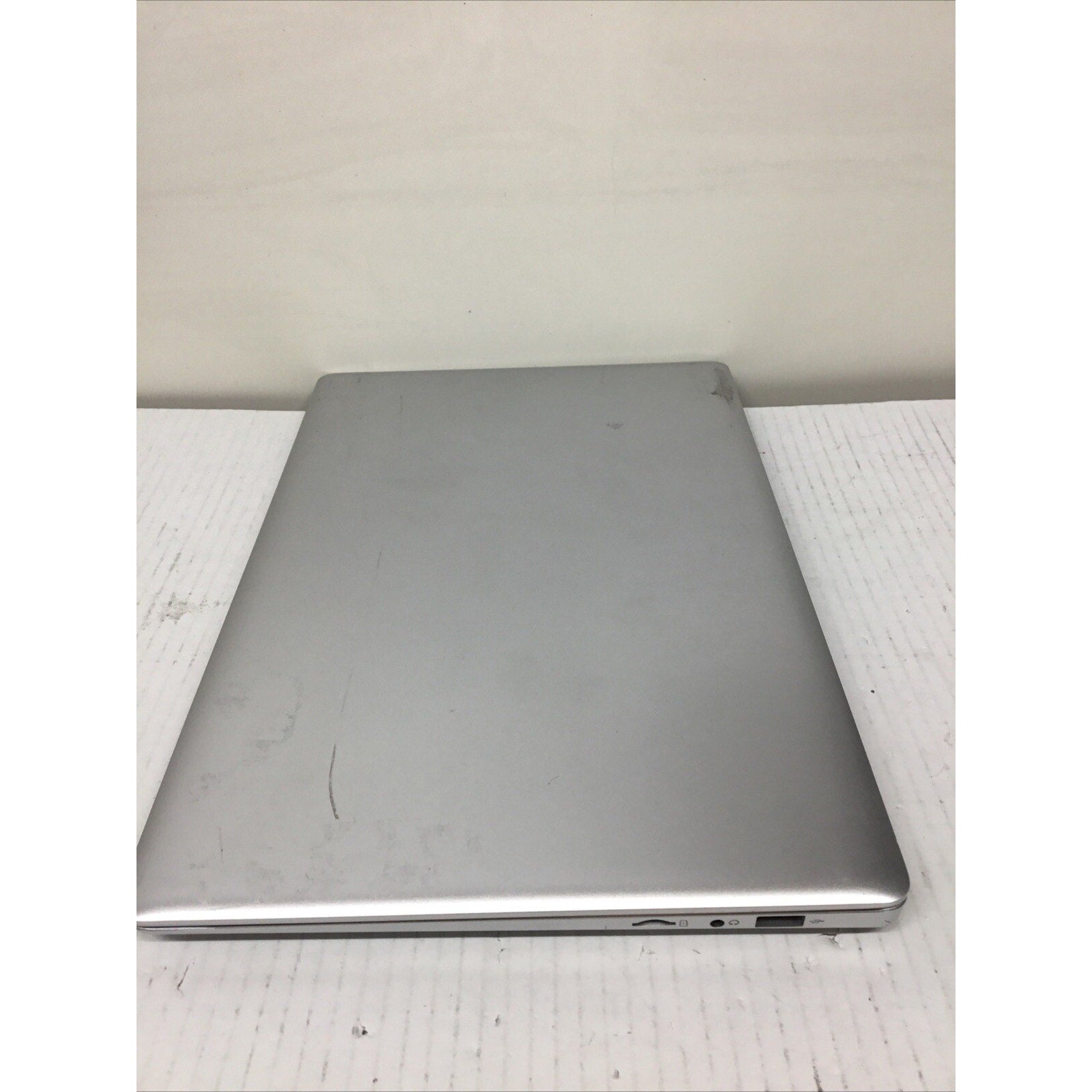 Evoo Ultra Thin 14.1" Laptop - Celeron N3350, 4GB RAM, 64GB SSD