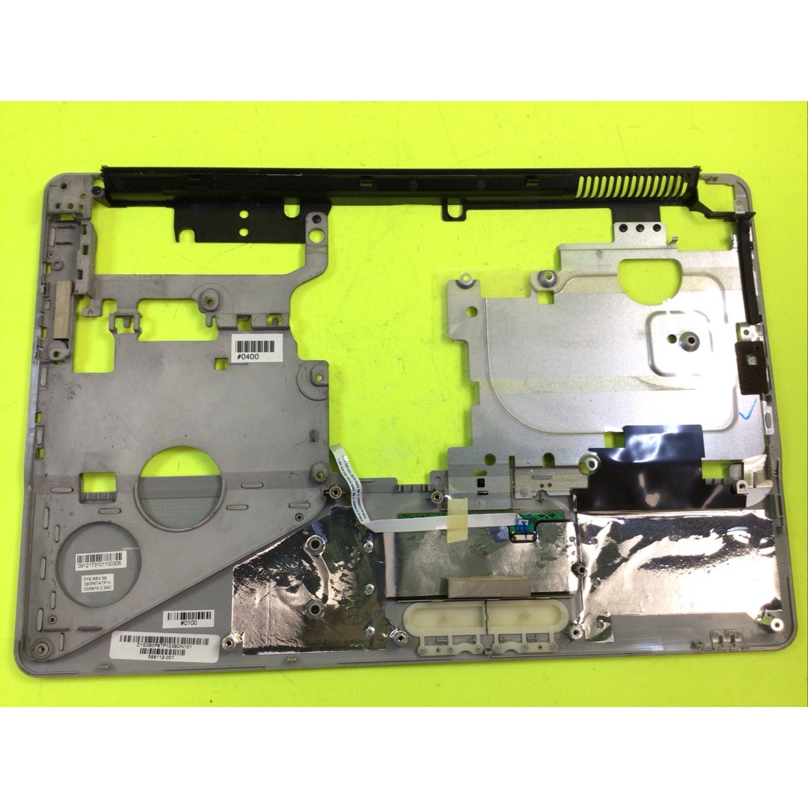 HP Pavilion G61 Laptop Palmrest Bezel Frame Touchpad 588112-001