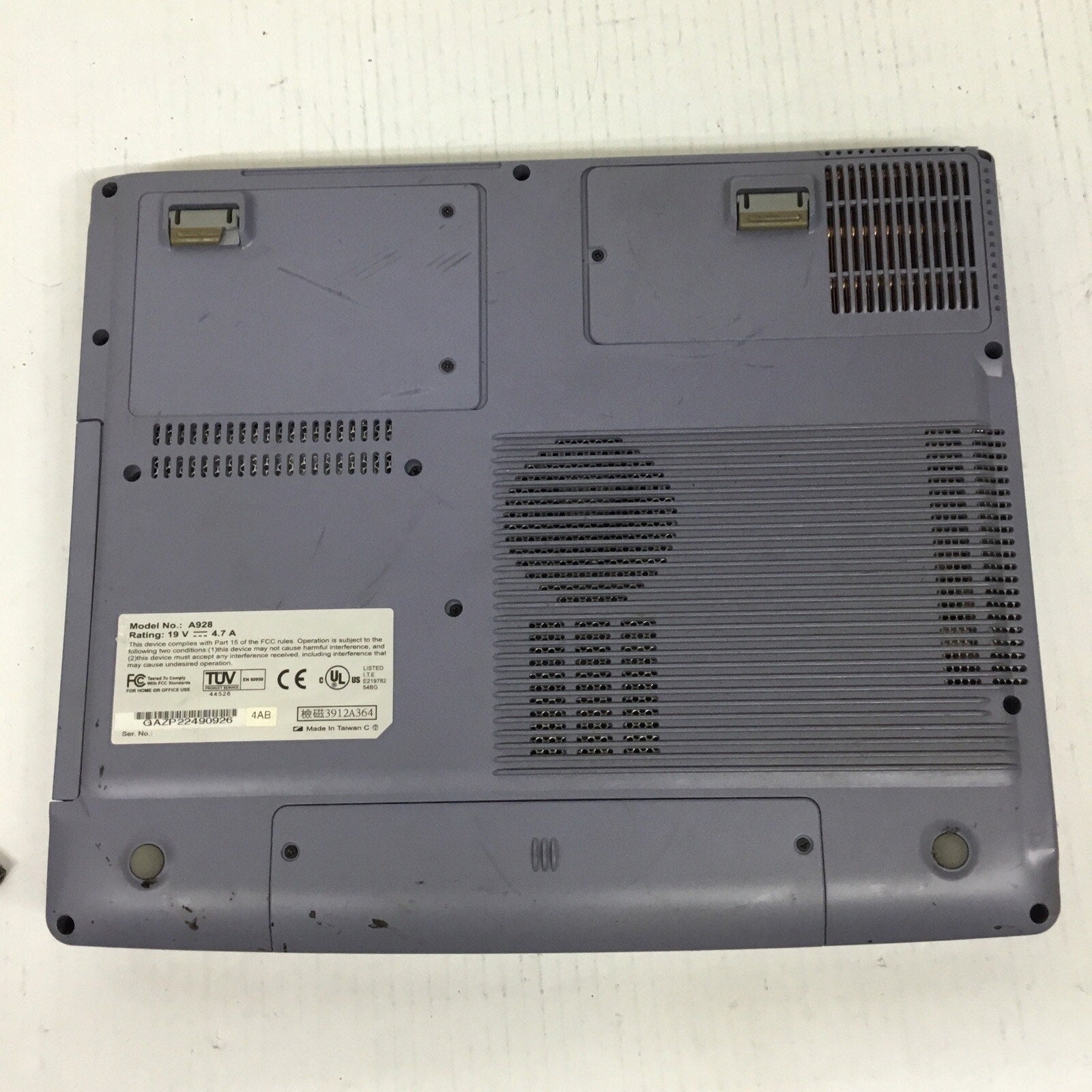 iBuddie 4 Vintage RARE Laptop w/ Adapter Intel Pentium 4 512MB Ram