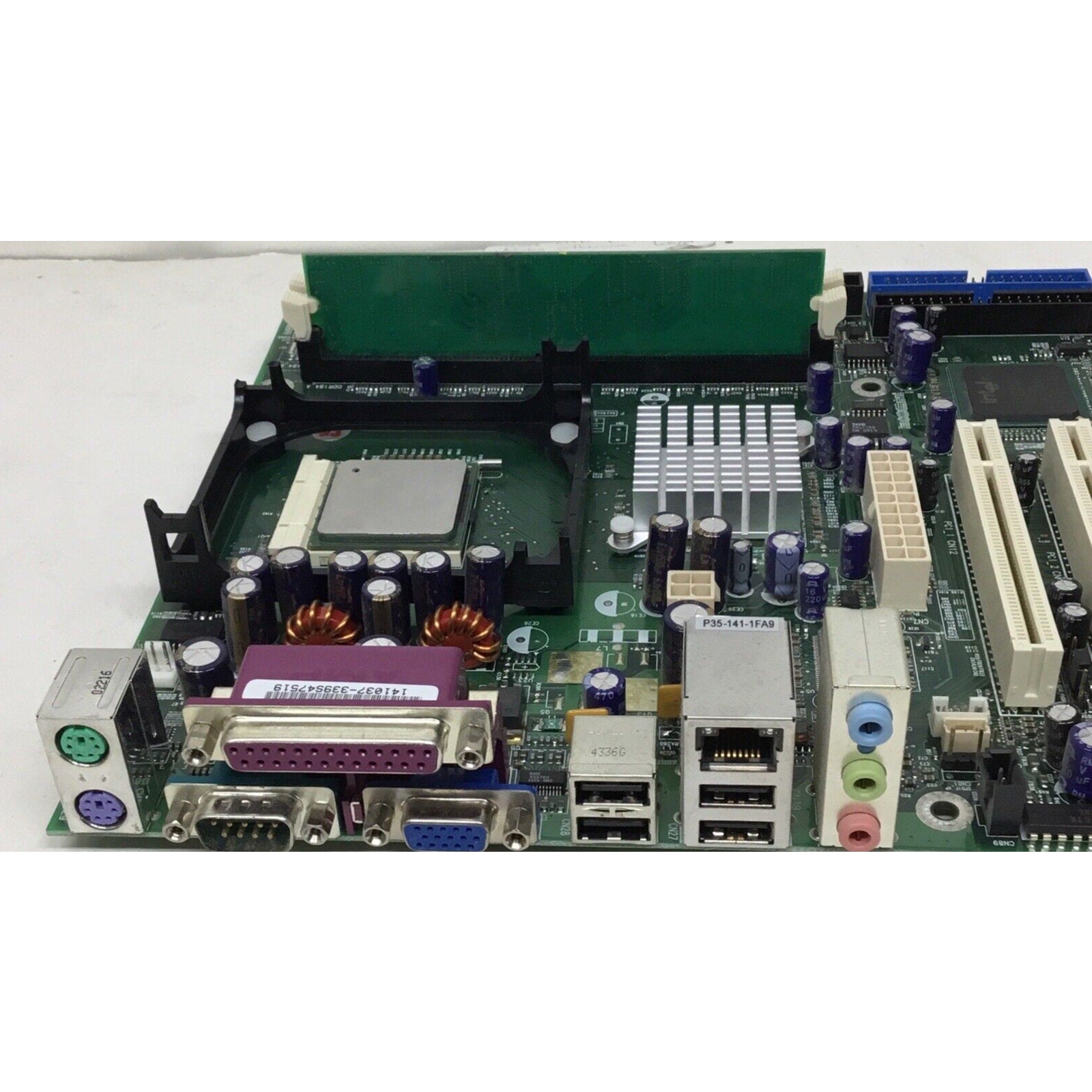 137001 Imperial GL Ve 20021218 Motherboard / CELERON SL6RW CPU + 256 MB RAM