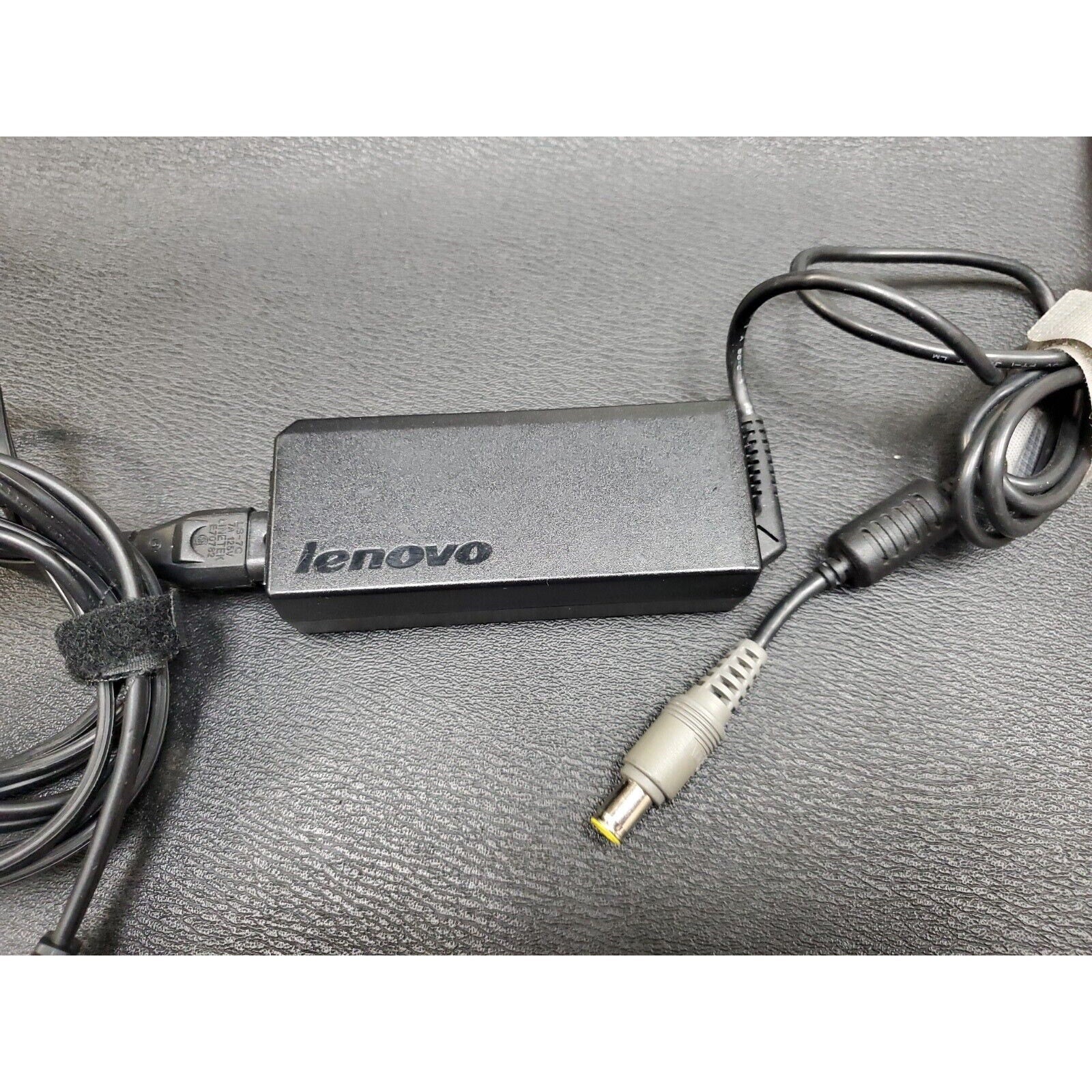 Lenovo AC Adapter 92P1156 42T5282 65W 20V