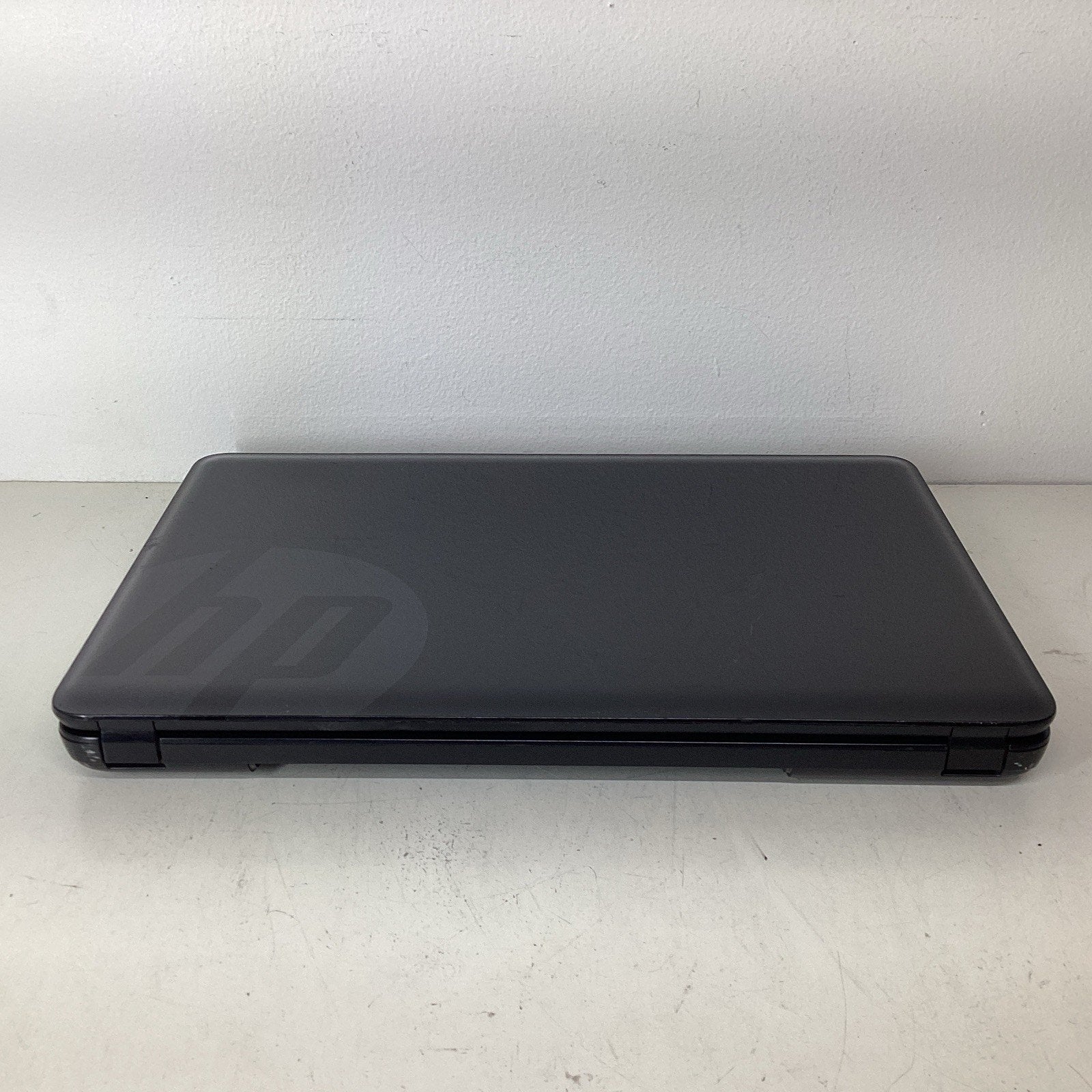 HP 2000-2c29NR 15" Notebook PC 4GB RAM Missing Parts Read Description-For Parts