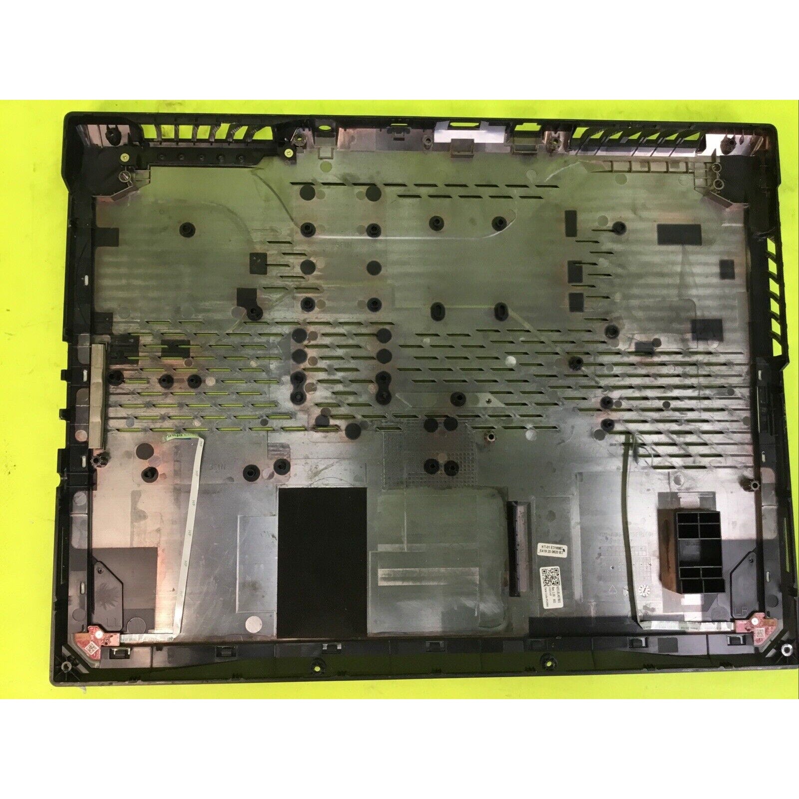 Asus Rog Strix G512LU-RS74 Bottom Cover