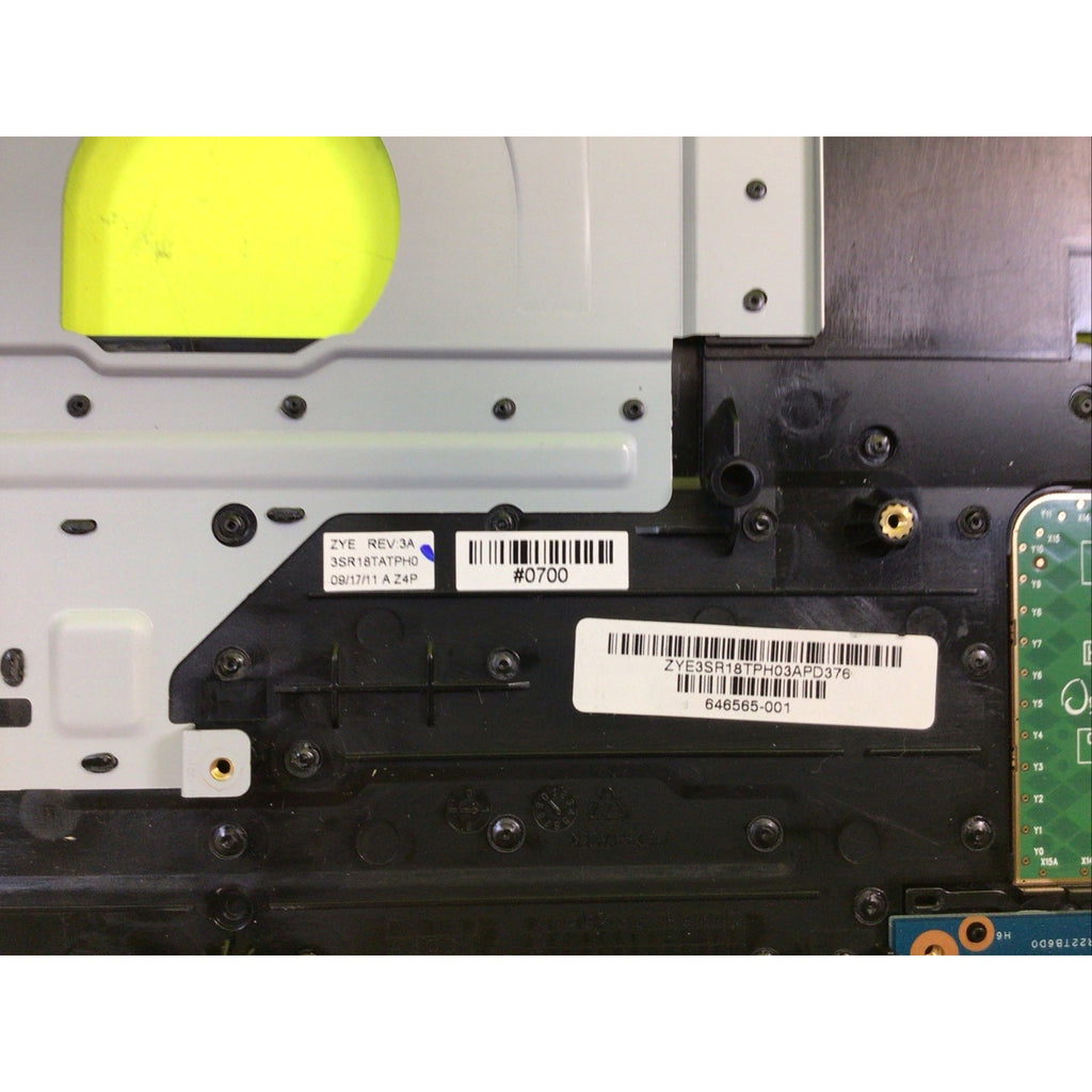 HP Pavilion G7-1255dx Top Case Palmrest w/ Touchpad 646565-001