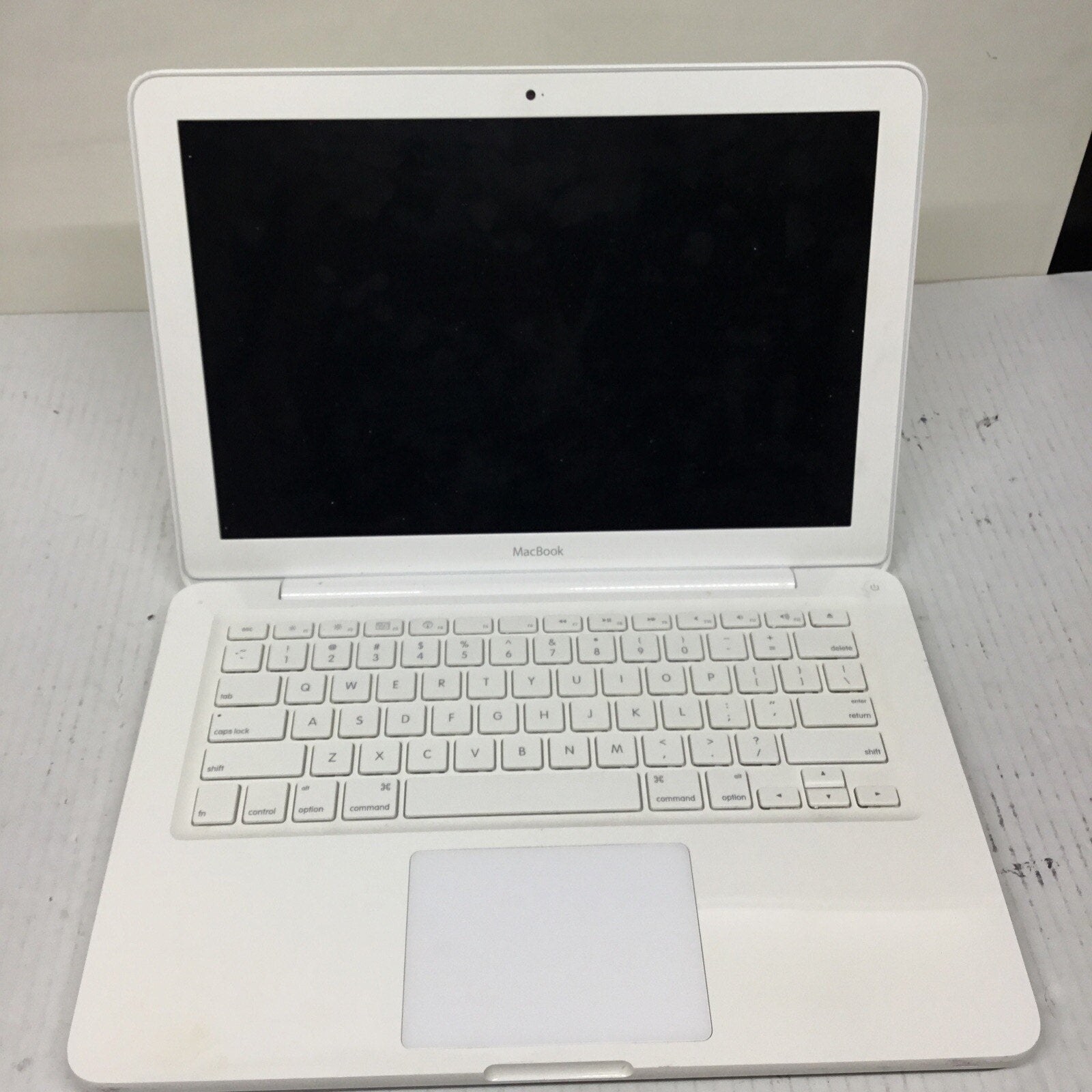 2009 Apple MacBook 13.3" Laptop A1342 For Parts Or Repair Untested