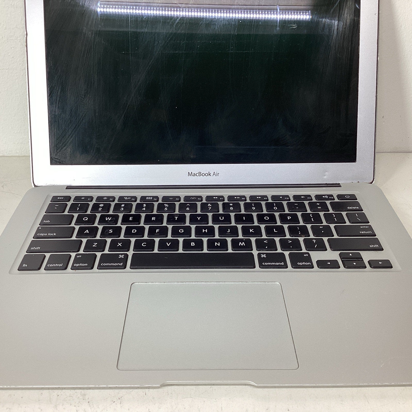 Apple MacBook Air 13.3" A1466 Dual Core Intel i5 4GB RAM - For Parts