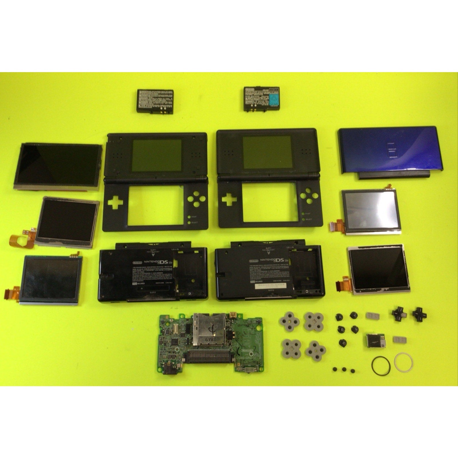 Nintendo DS Lite Boneyard Lot FOR PARTS and REPAIR