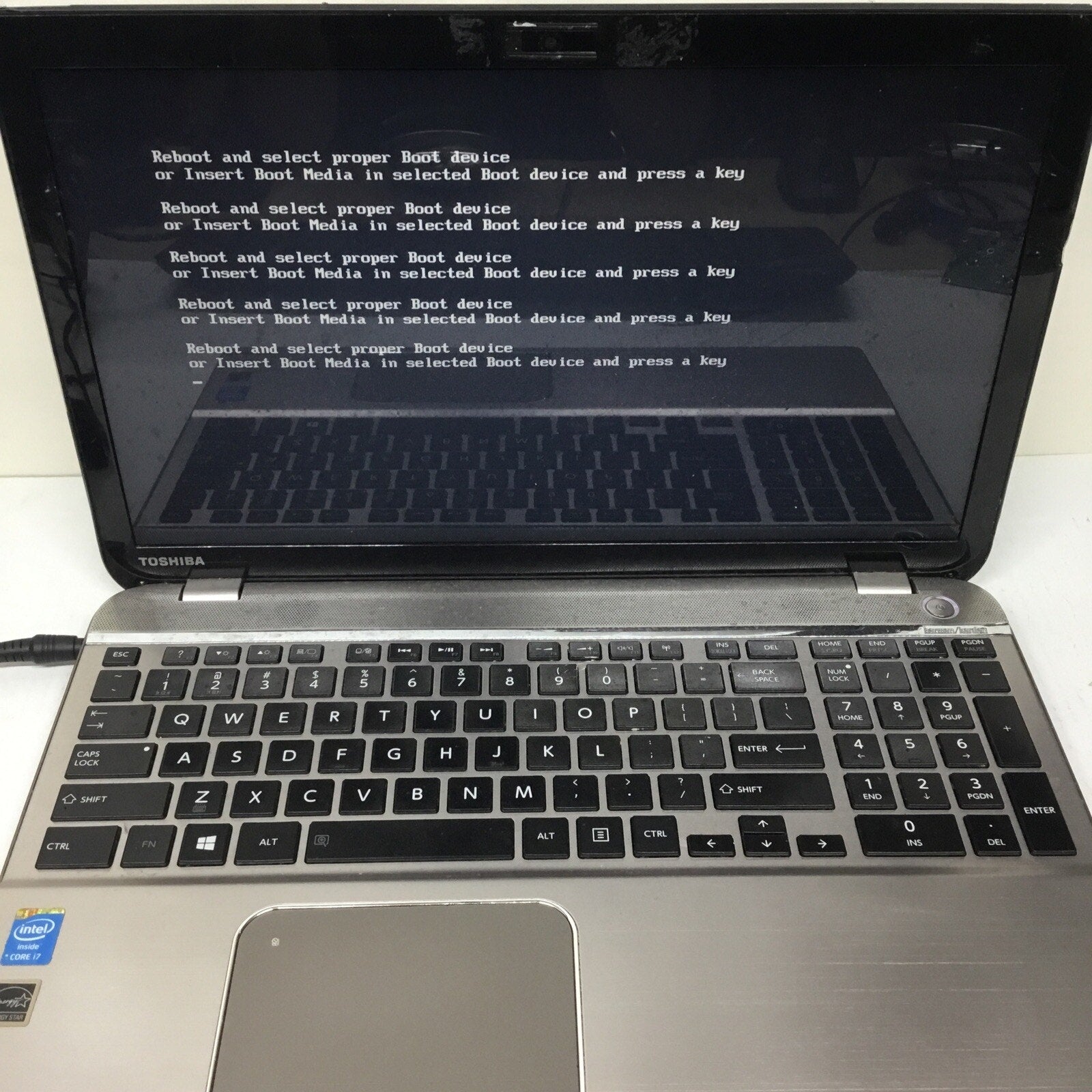 READ DESC Toshiba Satellite P55-A5312 15" Laptop Intel Core i7 For Parts/Repair