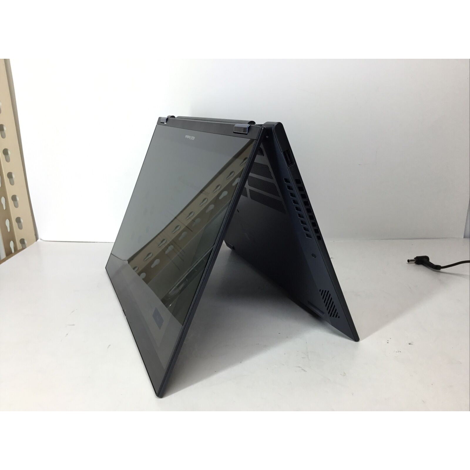 Asus Vivobook S 14 Flip - i3-1220P, 8GB RAM, 256GB SSD