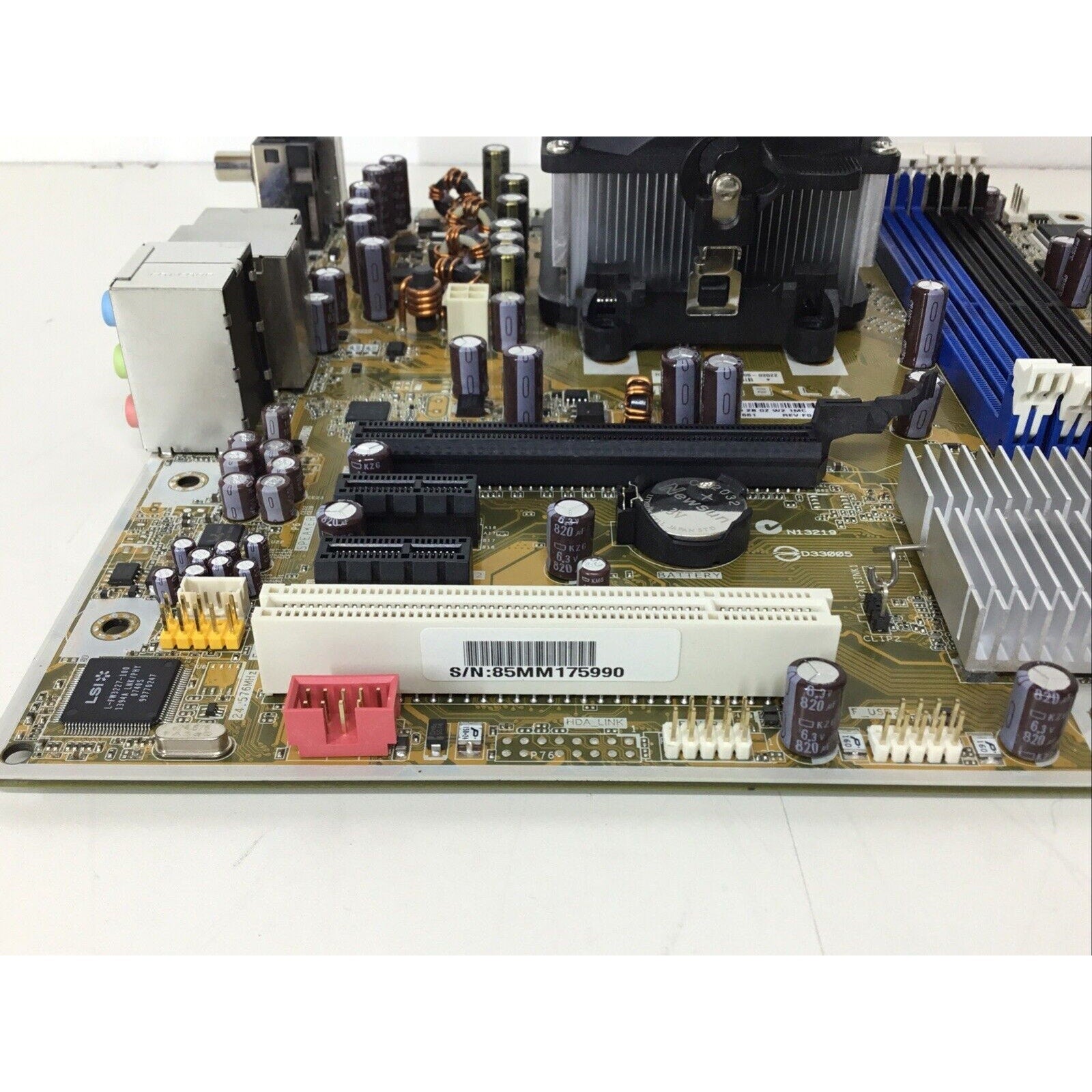 HP Desktop Motherboard M2N68-LA 5189-1661 w/ Fan and Heatsink - For Parts